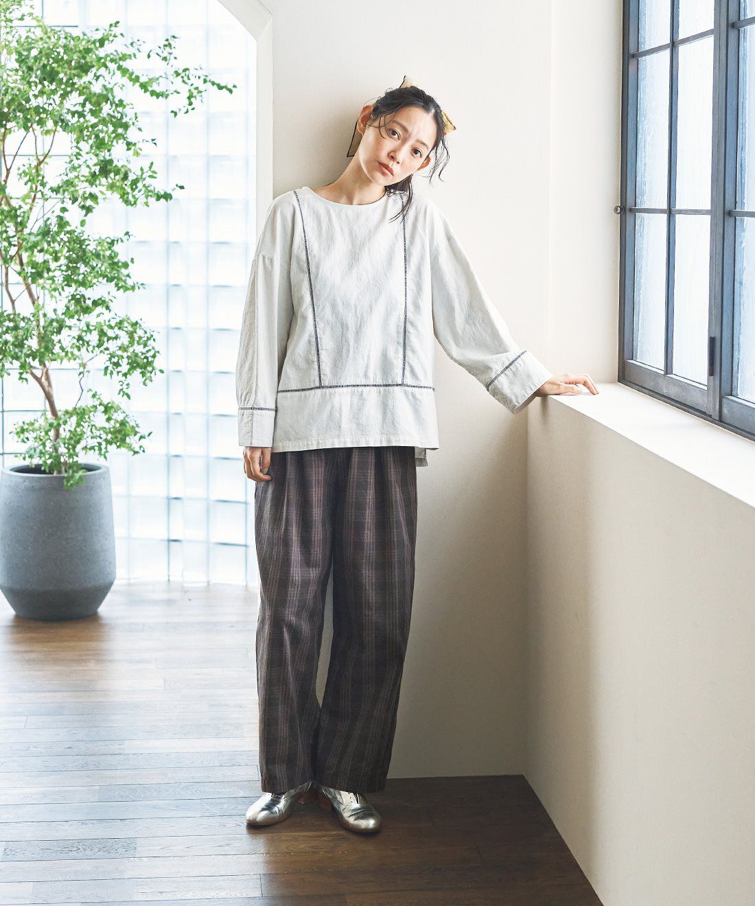 and myera|and myera 梯子レースのトップス〈グレー〉