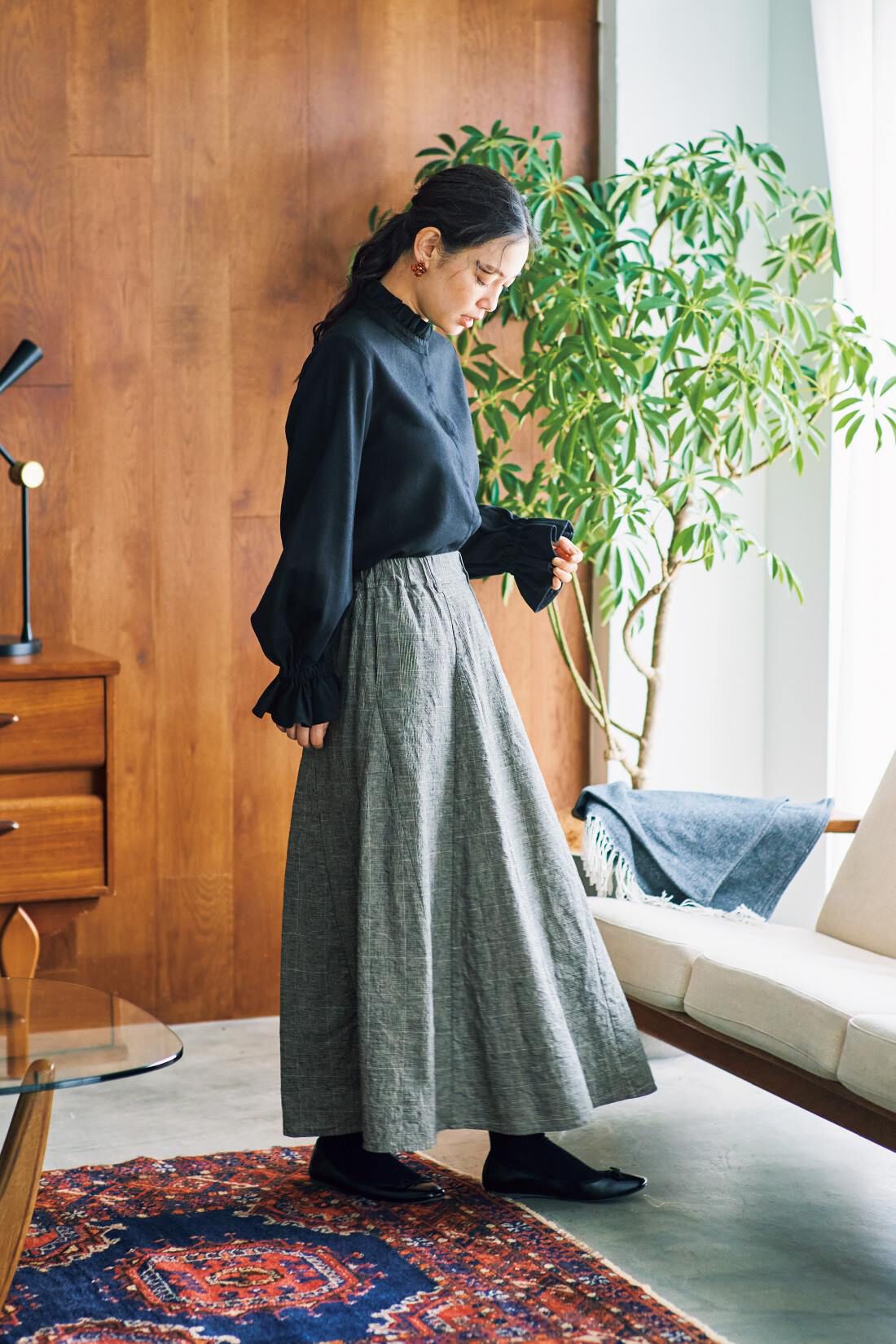 and myera|and myera フリルカラーブラウス〈黒〉