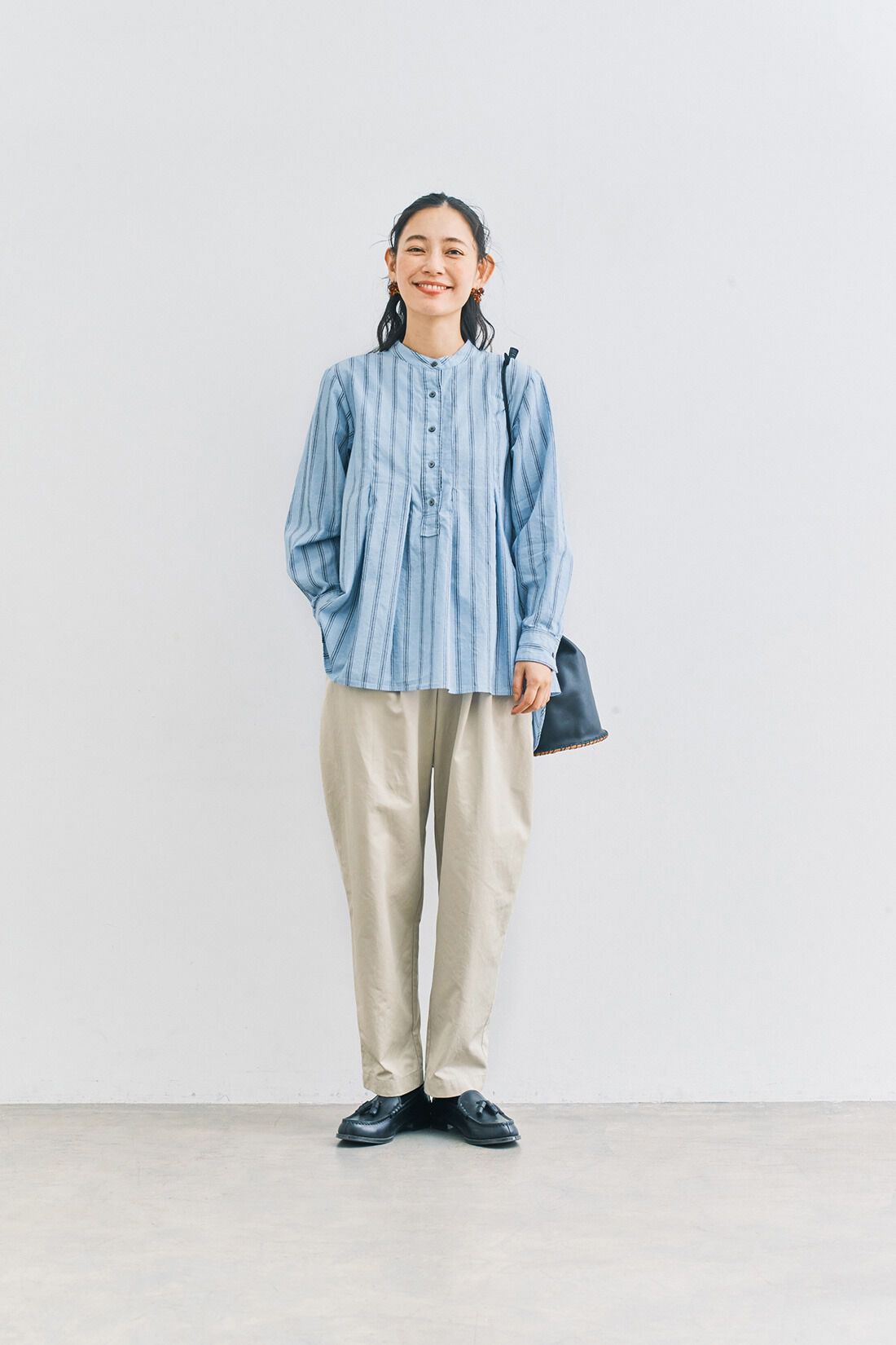 and myera|and myera ストライプなシャツ〈水色〉