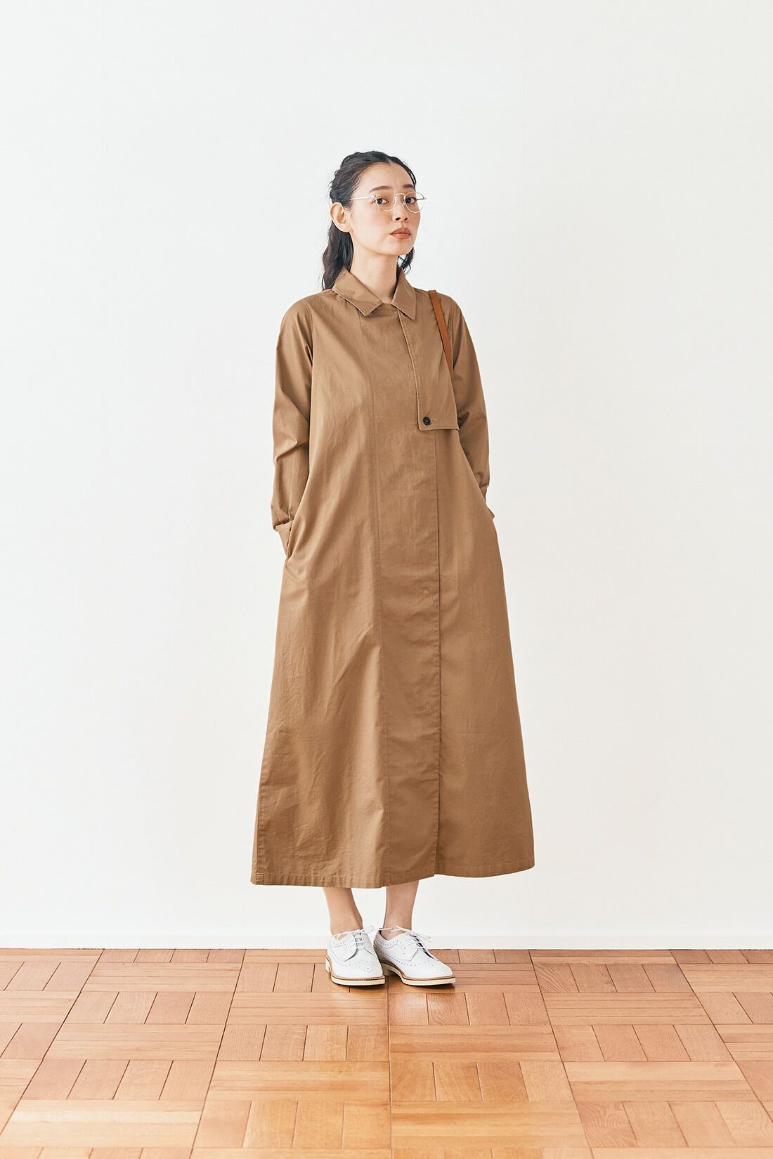 and myera|and myera トレンチコートワンピース〈ベージュ〉