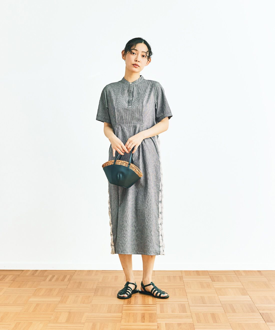 and myera|and myera マーガレット刺しゅうワンピース