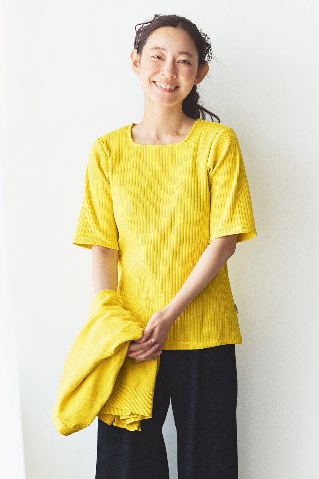 and myera［アンドマイラ］|and myera カーデとＴシャツのセット〈黄色〉