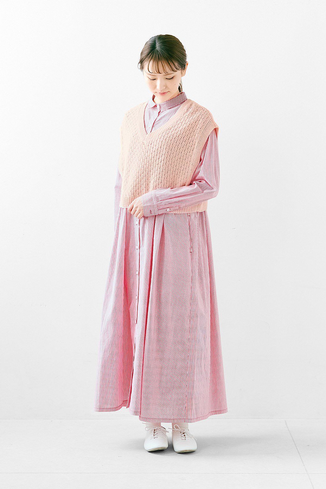 シロップ．|シロップ.　いろいろな編み柄のコットン100％ニットベストの会|身長162cm/Mサイズ着用