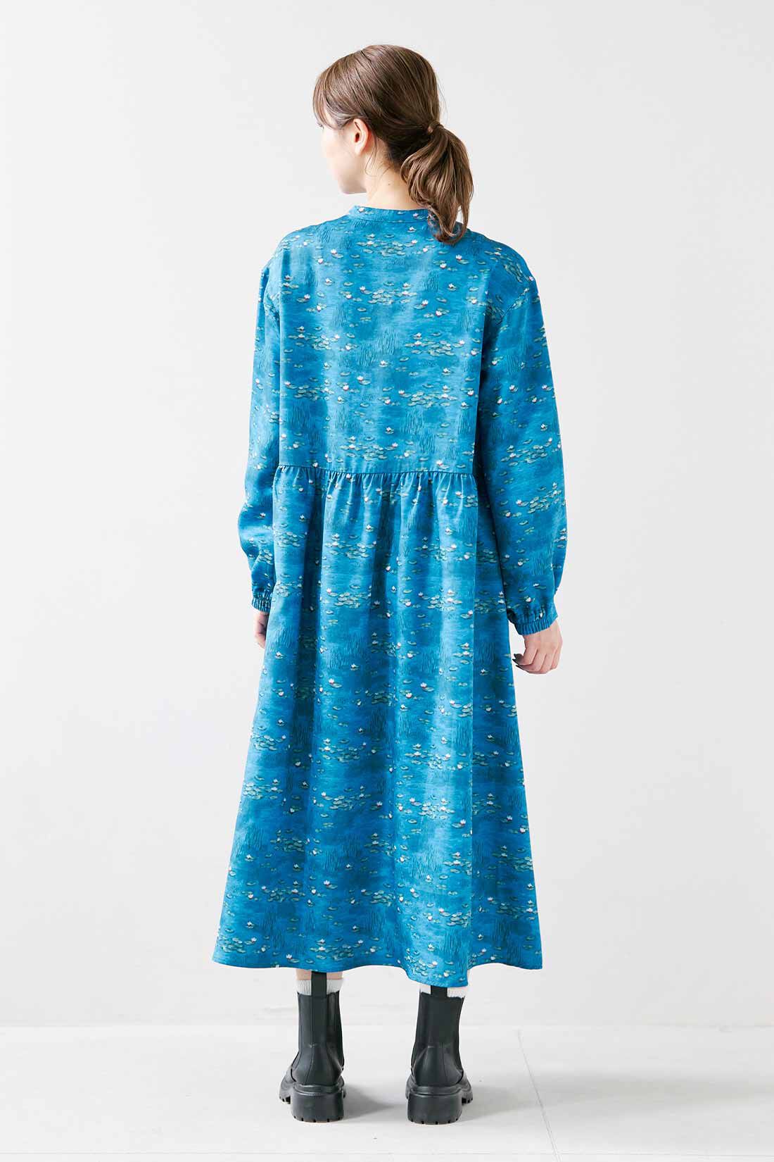 シロップ．|シロップ． フランスの印象派画家モネの世界をまとう 切り替えワンピース〈ブルー〉|身長162cm/Mサイズ着用