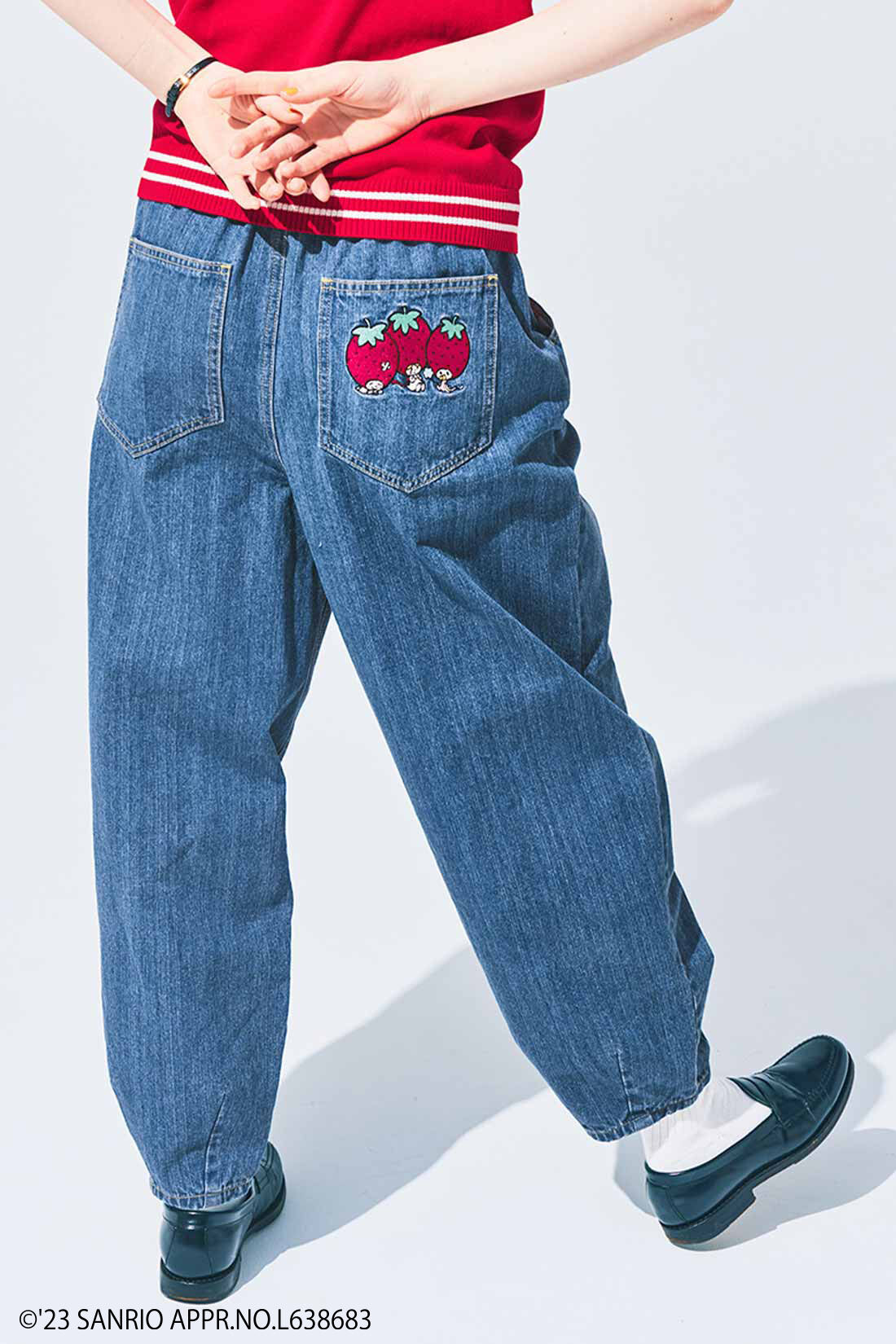 シロップ．|サンリオキャラクターコラボ かくれんぼが楽しい ぷっかりシルエットのデニムパンツ〈いちごの王さま〉