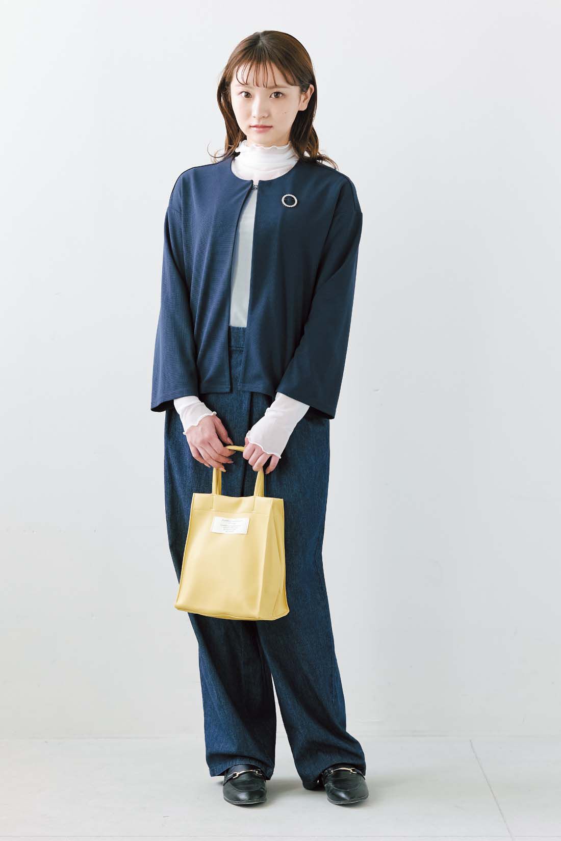 シロップ．|シロップ． ブローチ付き やわらかミラノリブ風カットソー素材のらくちんジャケットパンツセット〈ネイビー〉|身長162cm/Mサイズ着用