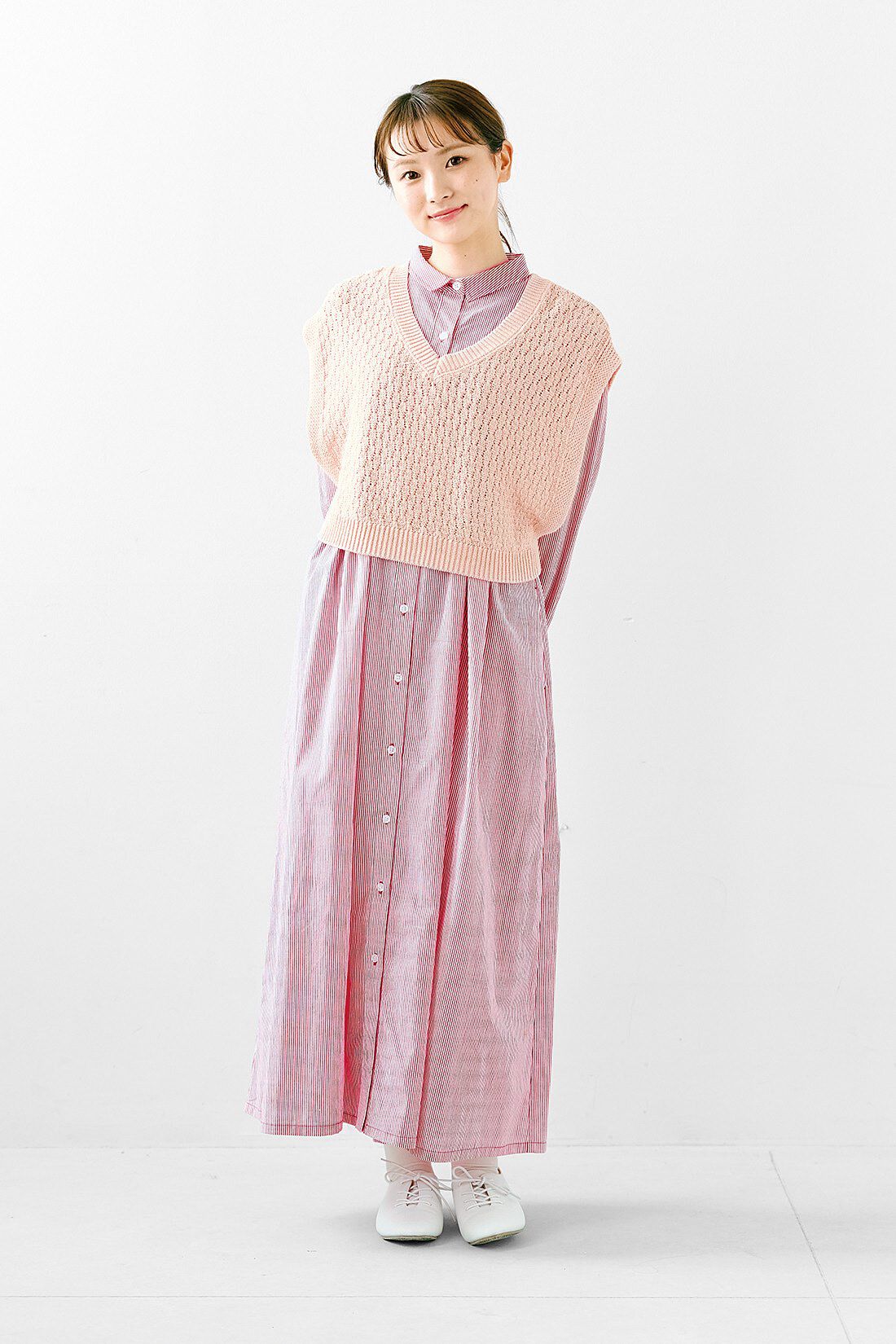 シロップ．|シロップ.　いろいろな編み柄のコットン100％ニットベストの会|身長162cm/Mサイズ着用