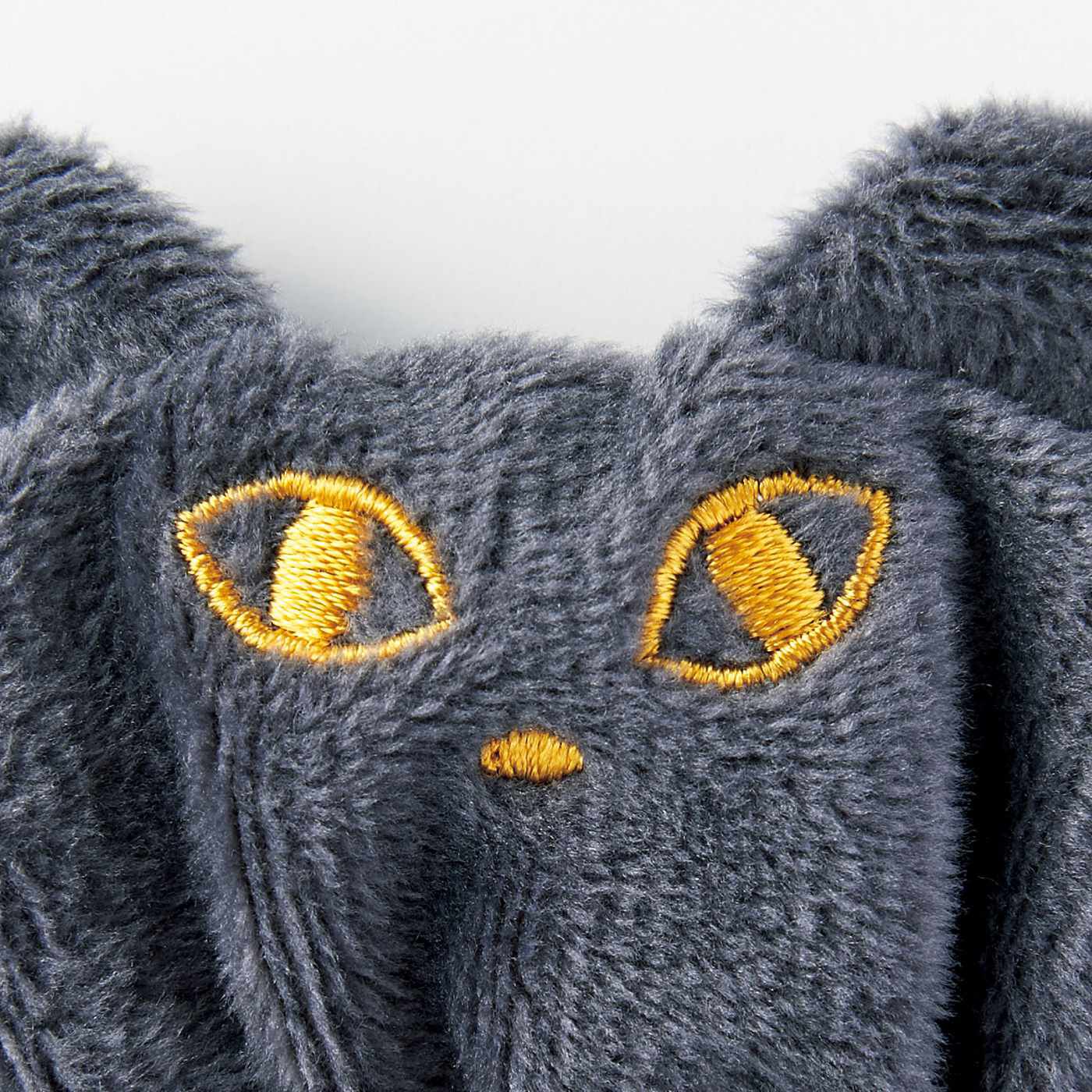 猫部|いつもそばで応援してくれる　猫のにゃん耳アームバンドの会|目と鼻が刺しゅうされてかわいさ倍増！