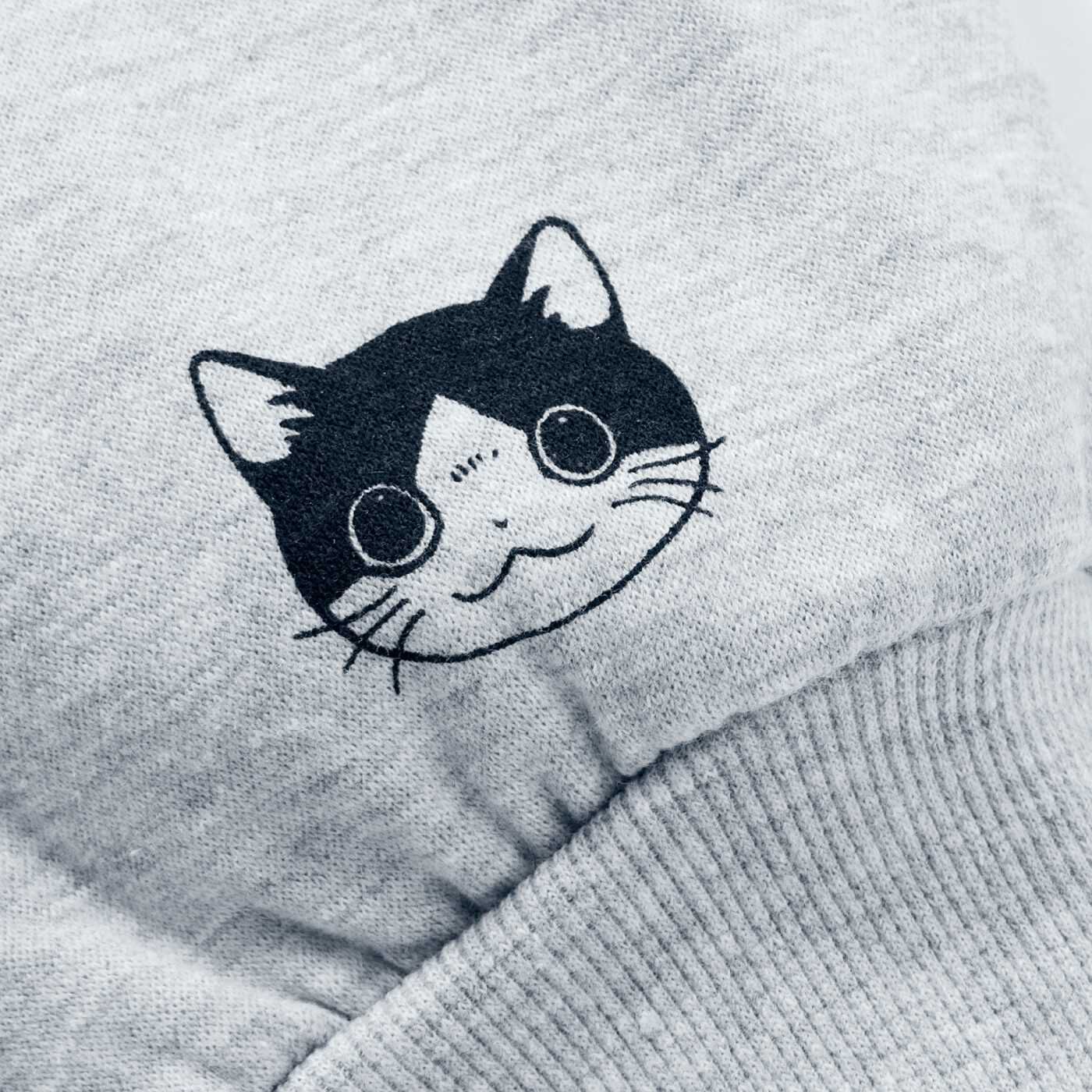 猫部|漫画家 山野りんりんさんとつくった　怒涛の猫圧 猫好き猛アピール　あったか裏起毛トレーナーの会|反対側の袖には猫のワンポイント。