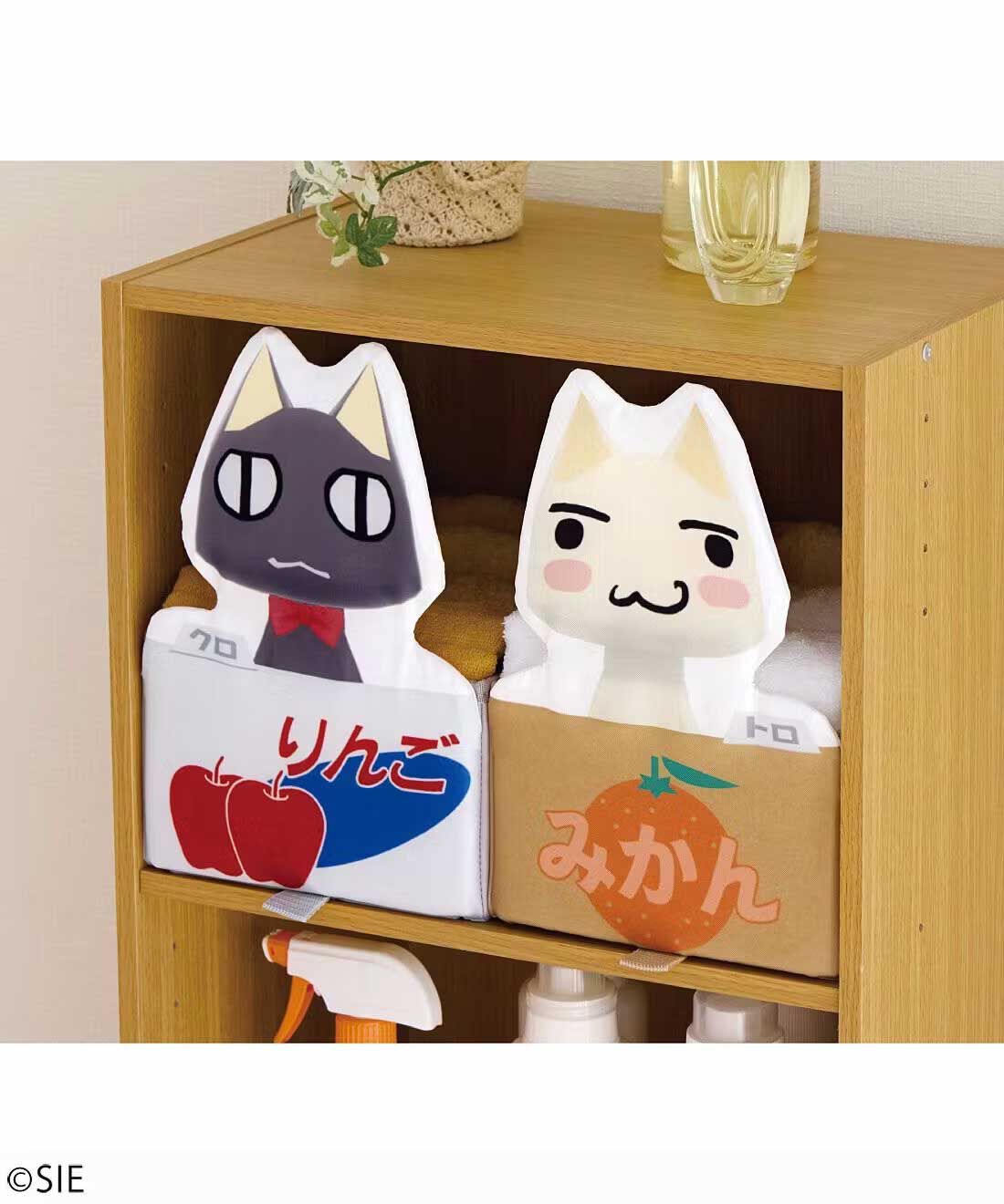 猫部|どこでもいっしょ×猫部　トロ・ステーションＢＯＸ〈クロｖｅｒ．〉|一般的な3段ボックスに、トロとクロを並べて収納できるサイズ感。