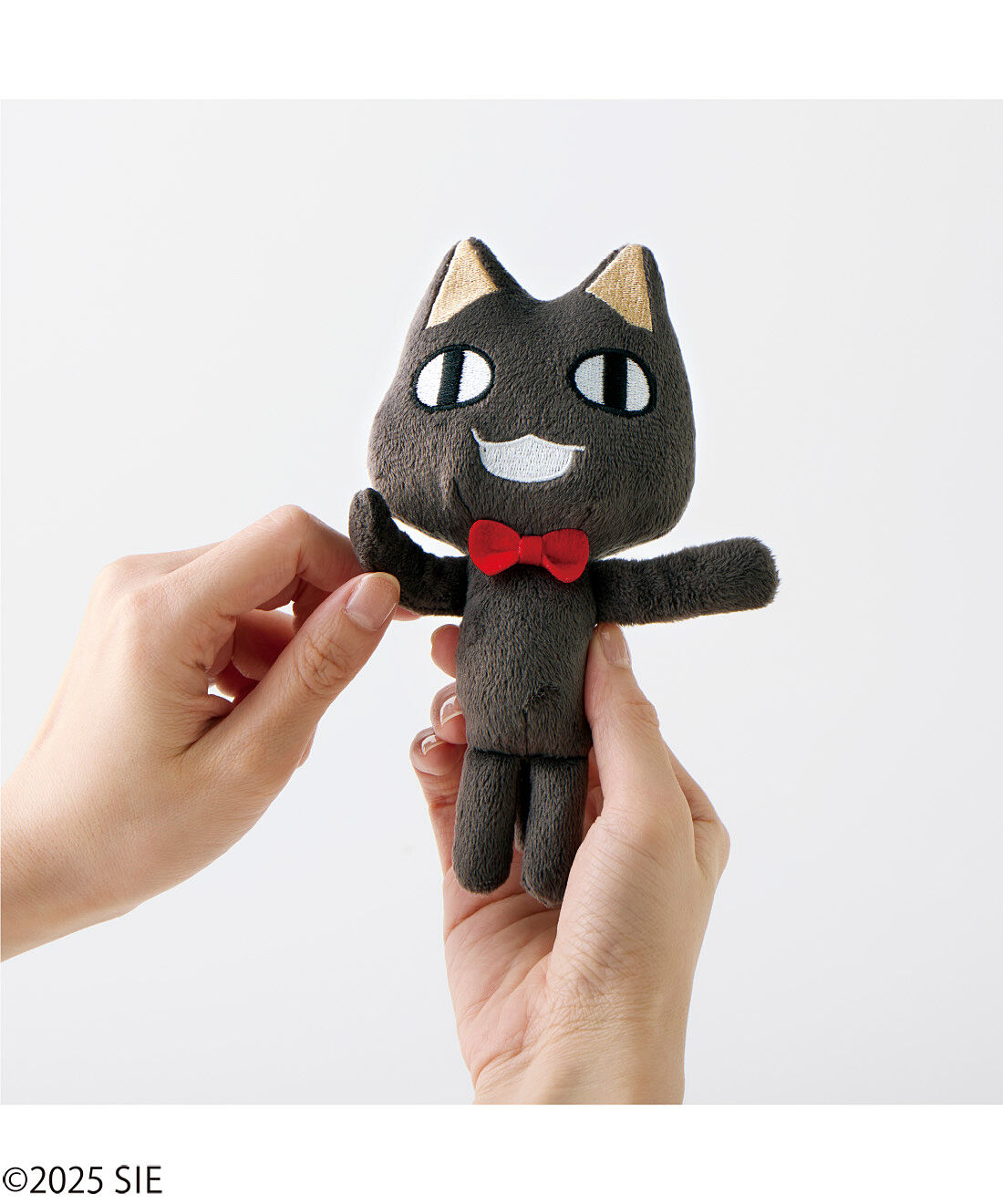 猫部|どこでもいっしょ×猫部　トロたちの引っかけるぬいぐるみポーチの会|ワイヤー入りで腕の角度を調整できる。