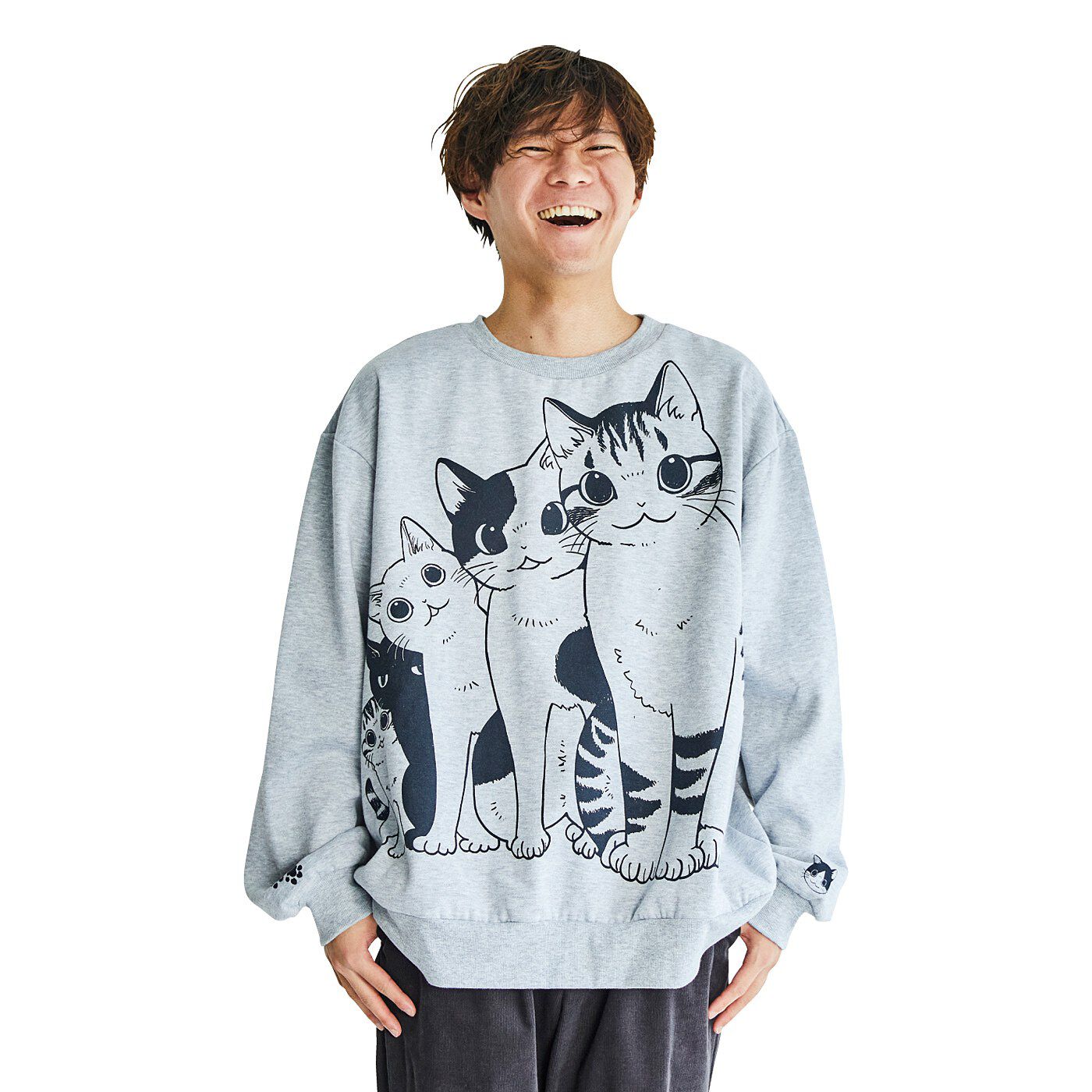 猫部|漫画家 山野りんりんさんとつくった　怒涛の猫圧 猫好き猛アピール　あったか裏起毛トレーナーの会|大きめサイズなので、男性にも。（モデル身長170cm／サイズ3着用）