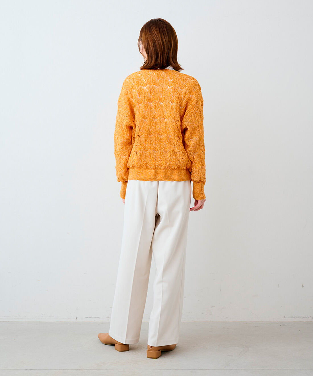 DRECO by IEDIT|【3～10日でお届け】IEDIT[イディット]　ハイネックカットソーとデザイン柄の透かし編みニットセット〈イエローオレンジ〉|モデル身長：165cm　着用サイズ：M