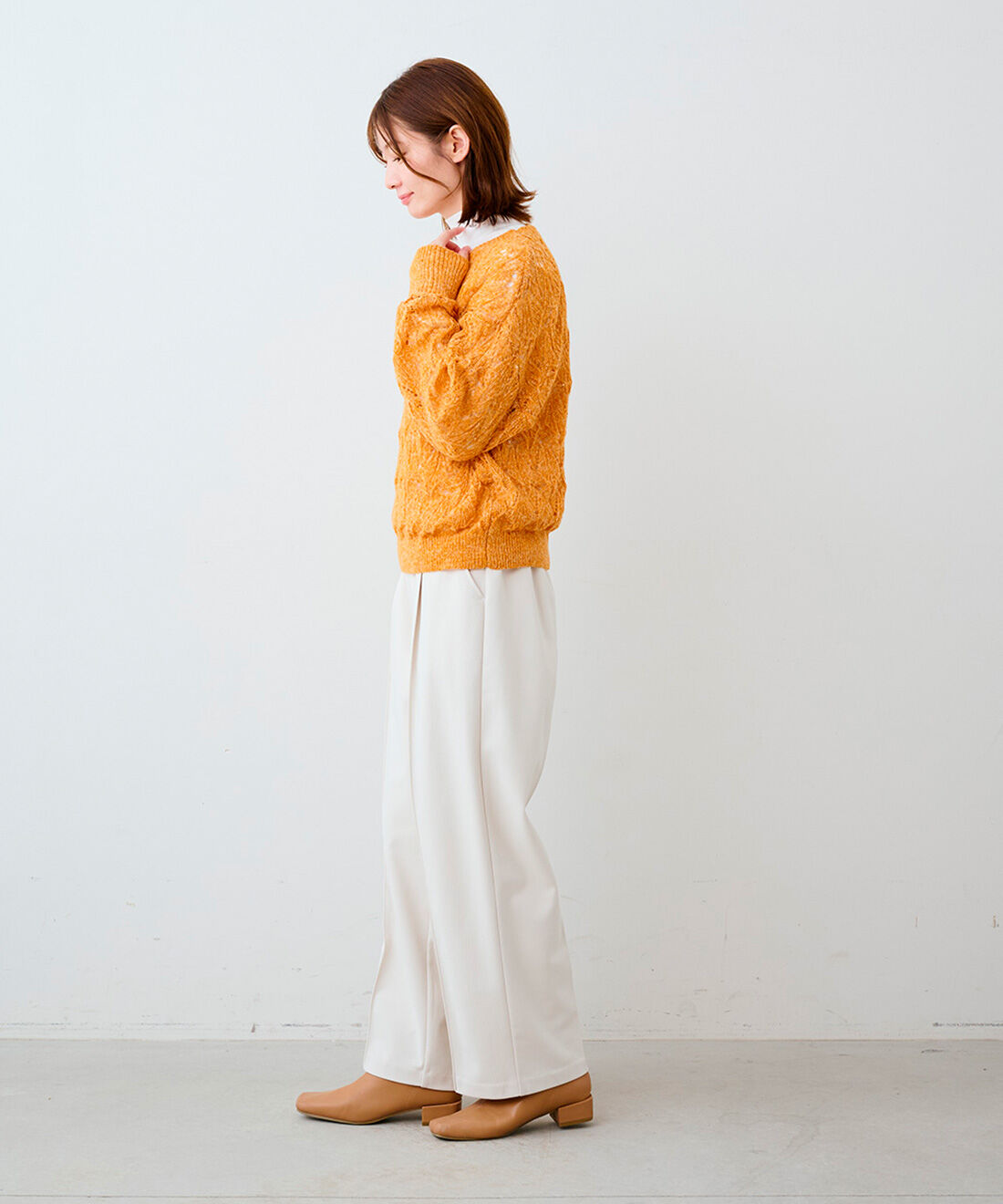 DRECO by IEDIT|【3～10日でお届け】IEDIT[イディット]　ハイネックカットソーとデザイン柄の透かし編みニットセット〈イエローオレンジ〉|モデル身長：165cm　着用サイズ：M