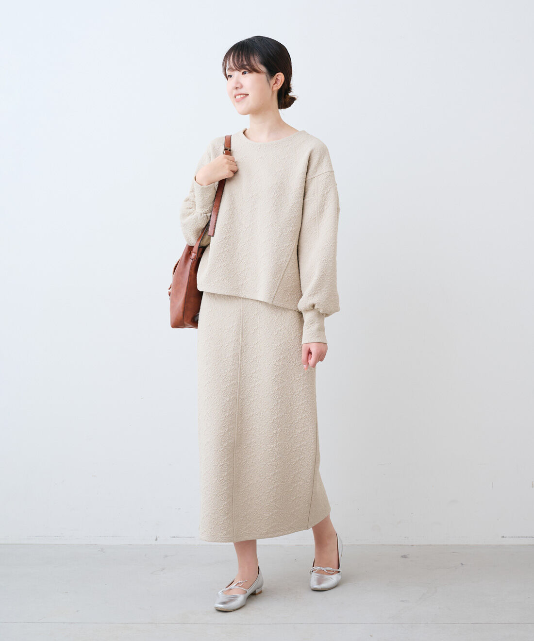DRECO by IEDIT|【3～10日でお届け】IEDIT[イディット]　パーソナルスタイリスト・久野梨沙さんコラボ 似合わせメソッドが効く ふくれジャカードセットアップ（WEBサイズ）〈サンドベージュ〉|モデル身長：167cm　着用サイズ：M