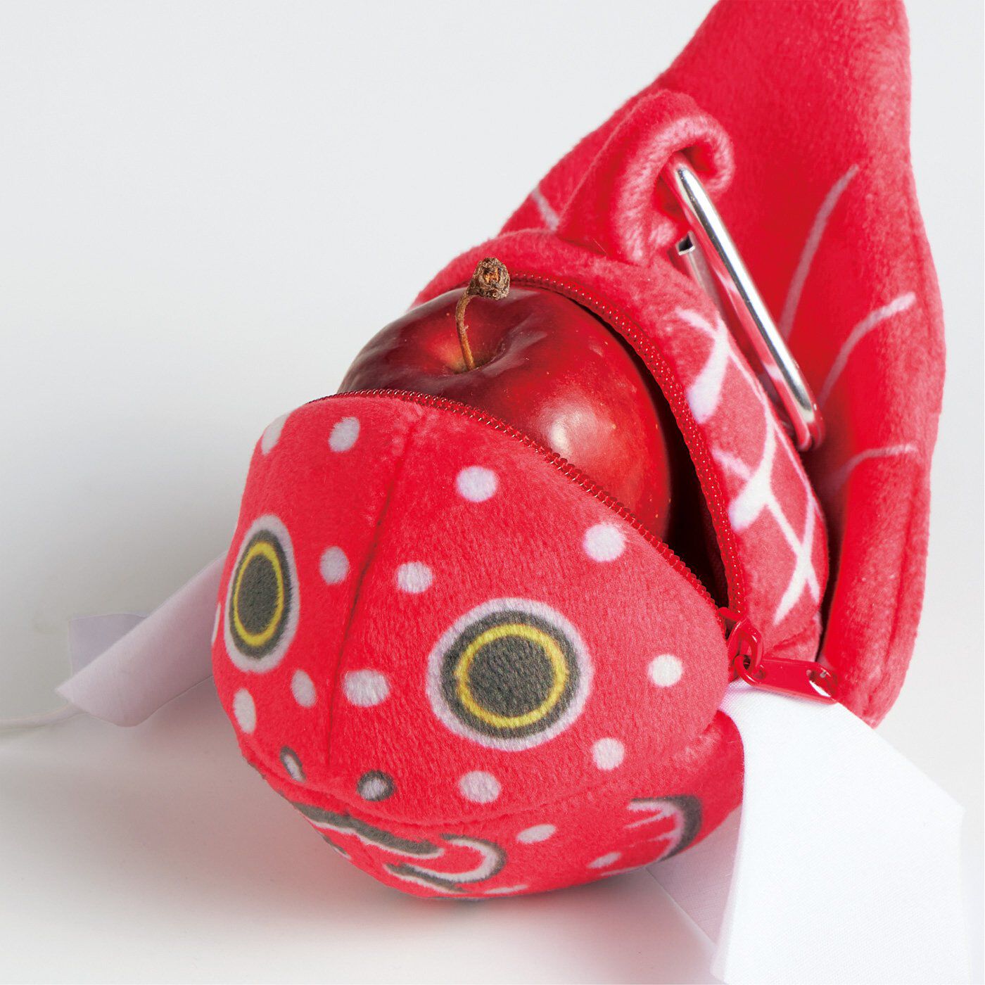 YOU＋MORE！［ユーモア］|YOU＋MORE!　いつでもお祭り気分　青森の伝統工芸士とつくった 金魚ねぷたポーチ〈ひめりんごサイズ〉|ひめりんご１個が入る大きさです。