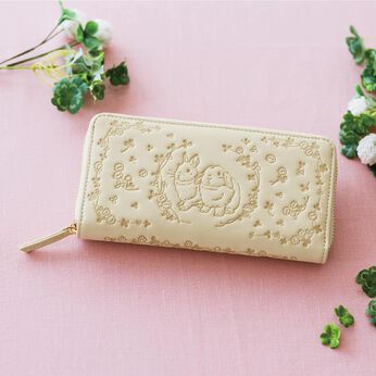 YOU+MORE! | クローバーのお花畑うさぎの型押し長財布