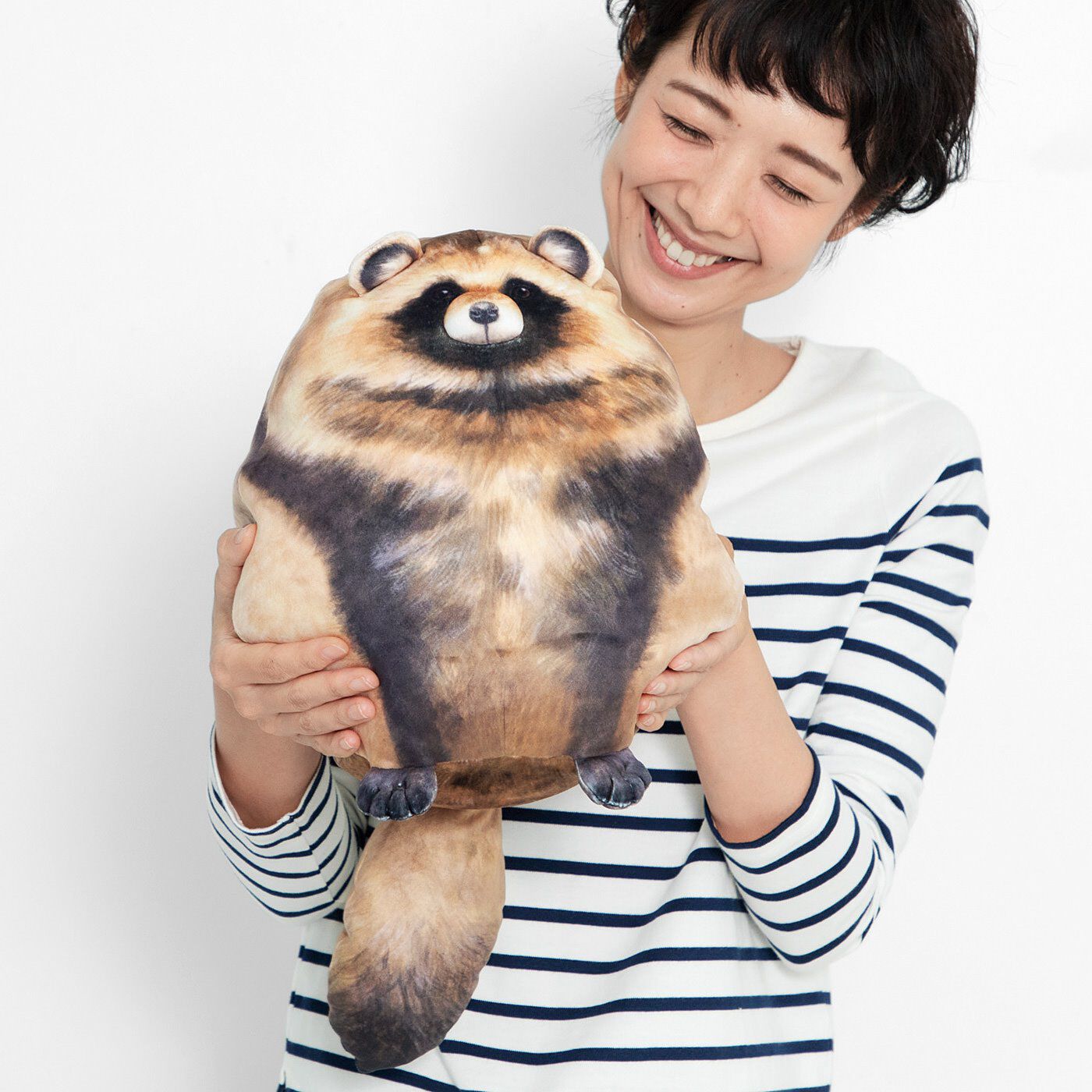 YOU＋MORE！［ユーモア］|YOU+MORE!　エゾタヌキが化ける リバーシブルクッション