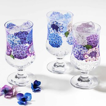 YOU+MORE! | 今にも咲きこぼれそうな 紫陽花の脚付きグラス