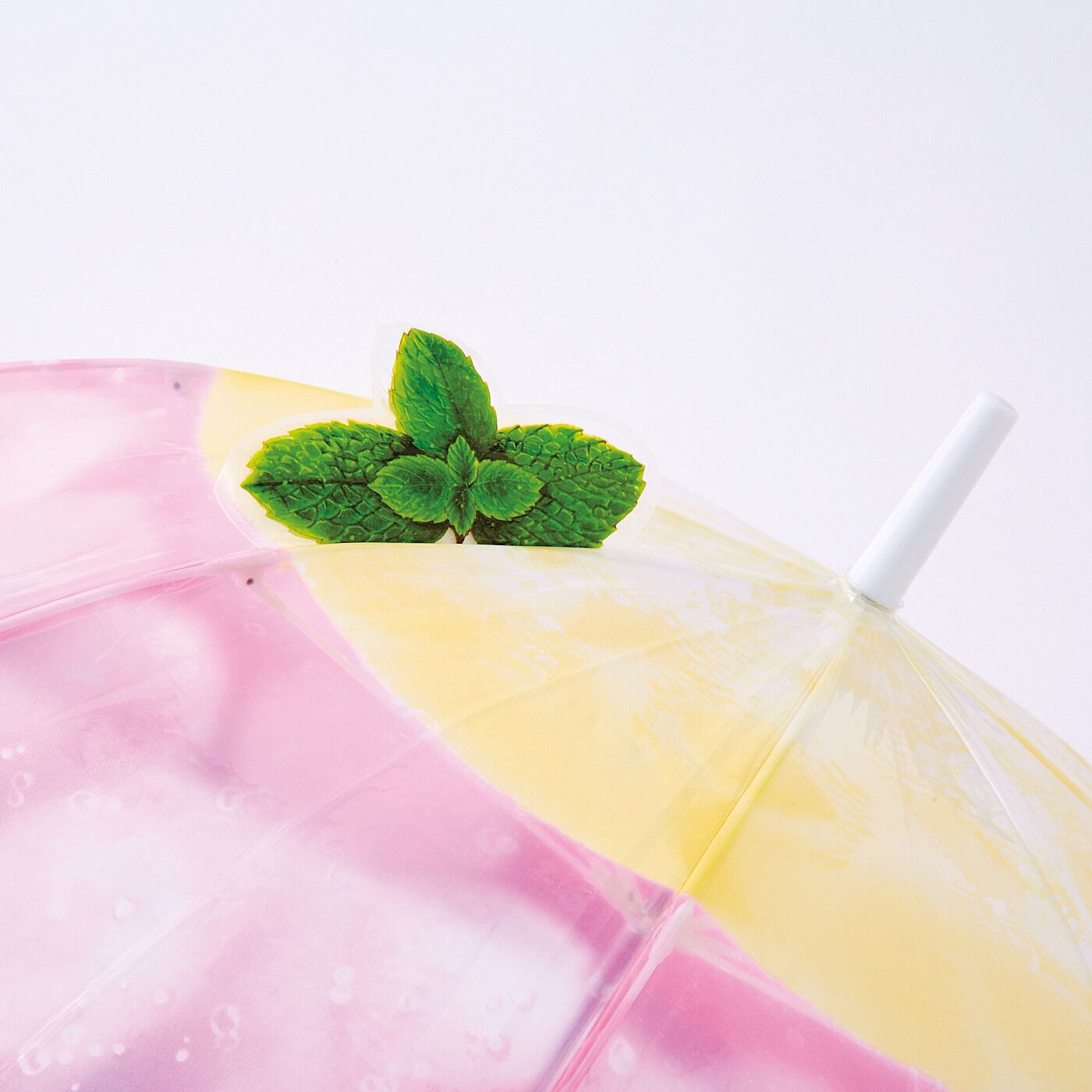 YOU+MORE!|YOU+MORE!　シュワシュワ弾ける クリームソーダの透明傘〈ピンククリームソーダ〉|ちょこんと乗ったトッピングは完全には自立しません。