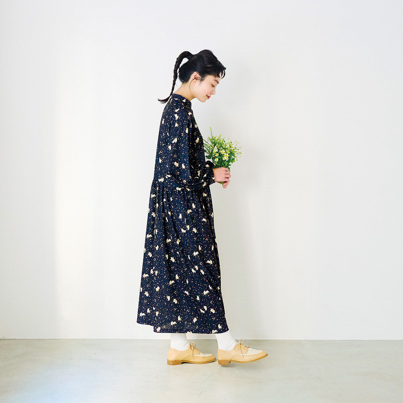YOU+MORE!|YOU＋MORE!　クローバーのお花畑とうさぎのふんわりシルエットワンピース|ぽわんとした袖でらくな着心地。
