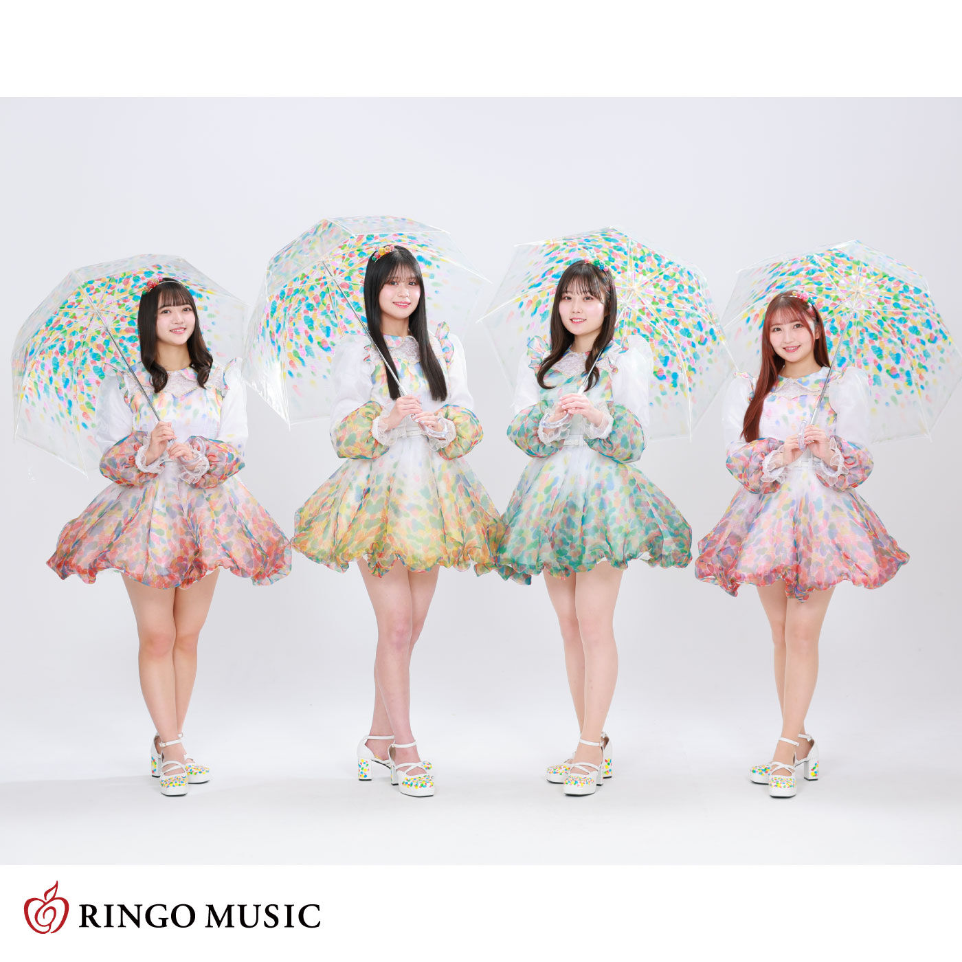 YOU+MORE!|ガラスの音色が降りそそぐ　青森の伝統工芸　津軽びいどろの風鈴傘〈ねぶた〉|青森のご当地アイドル、りんご娘の衣装としてご着用いただきました。