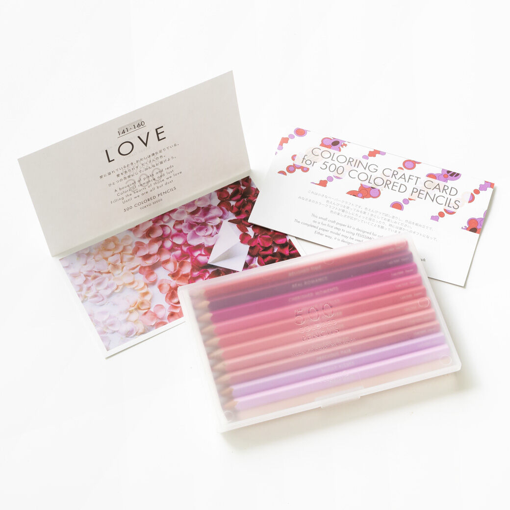 MonthlyBOX|500色の色えんぴつ　TOKYO SEEDS|（一回のお届けセット）持ち運びにも便利な、半透明のペンケースに入って届きます。色につけられた名前が一覧でわかる情報カードと、小さなギフトカードにもなるクラフトカードもセット。