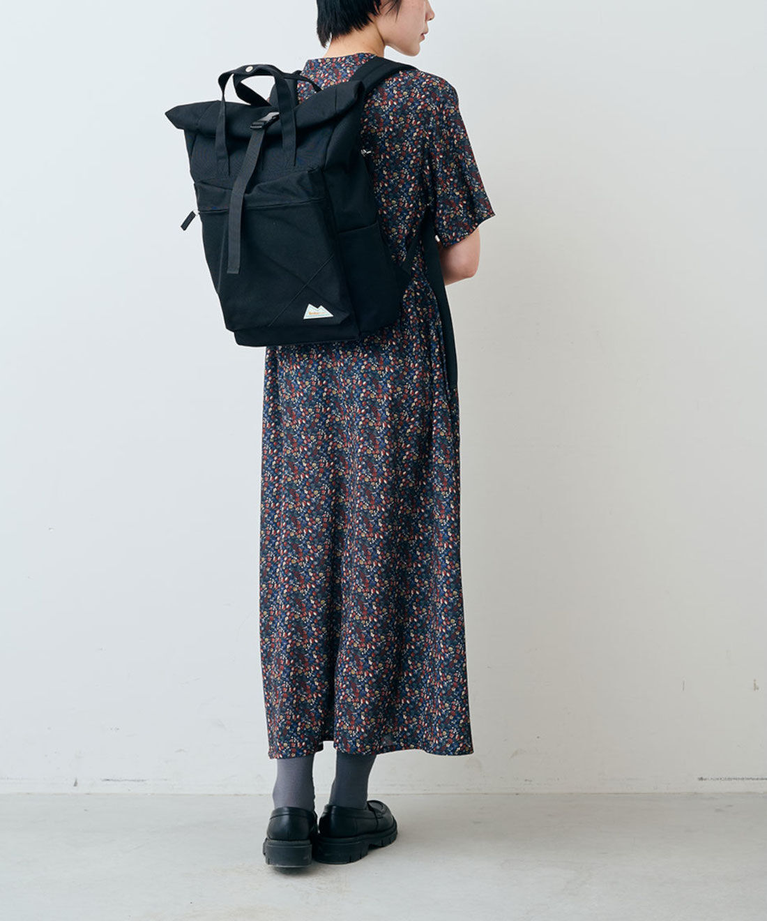 シロップ. 特急便|【WEB限定・3～10日でお届け】スラッシュロールトップリュック【シロップ．バスケット】|モデル身長：163cm