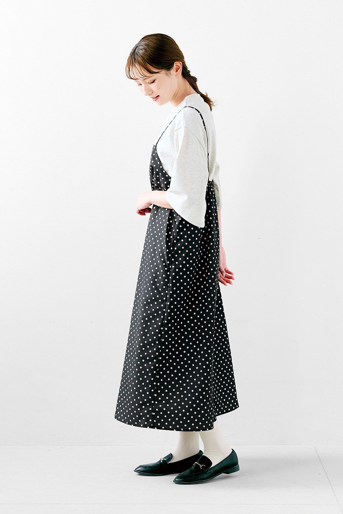 シロップ. 特急便|【3～10日でお届け】アデリアレトロ×シロップ．　深煎りコーヒーみたいなワンピース〈さくら草柄〉|身長162cm/Mサイズ着用