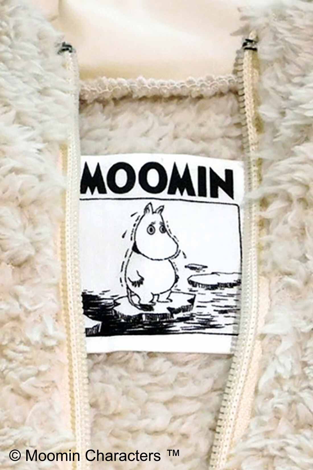 シロップ. 特急便|【3～10日でお届け】ムーミン　ムーミンと仲間たち もこもこボアパーカー〈ムーミン〉|内側のタグは、氷の上から海に落ちて震えているムーミン。