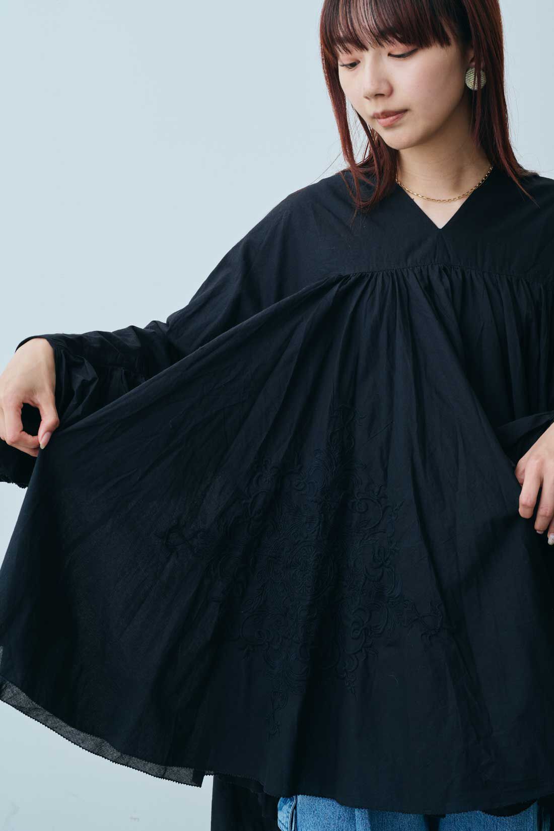 fashion special|【WEB限定・特急便】MEDE19F 〈SELECT〉AAYUSHI　エンブロイダリーギャザーフリルロングテールブラウス