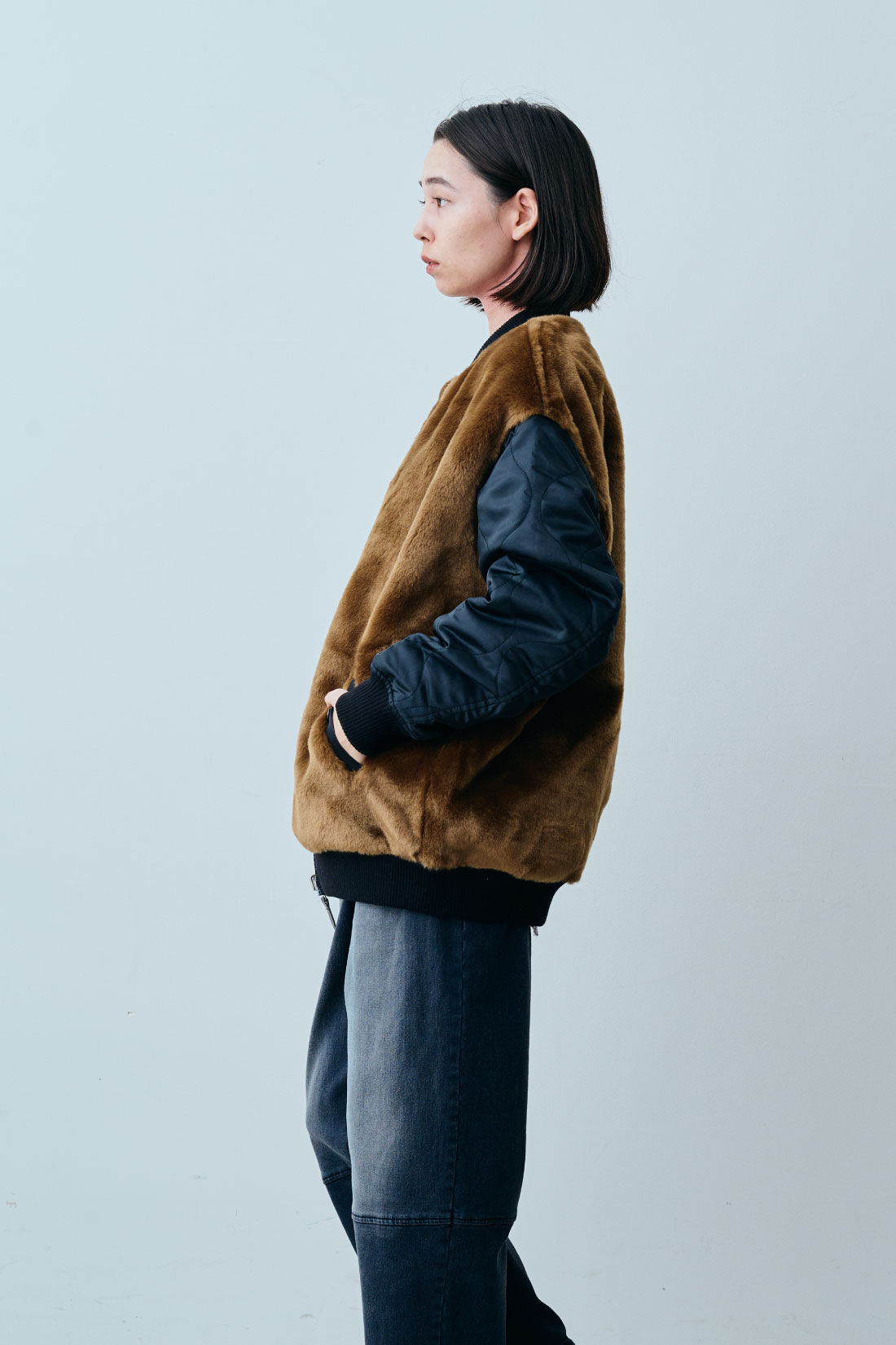 fashion special|【WEB限定・特急便】　ALPHA AL-GRLFAKE FURMA-1|1：ブラック（裏側）　モデル身長：168cm