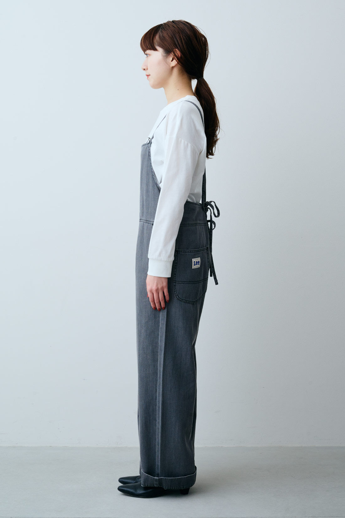 fashion special|【WEB限定・特急便】　Lee HERITAGE LITE RELAX SALOPETTE|2：ブラックデニム　モデル身長：163cm