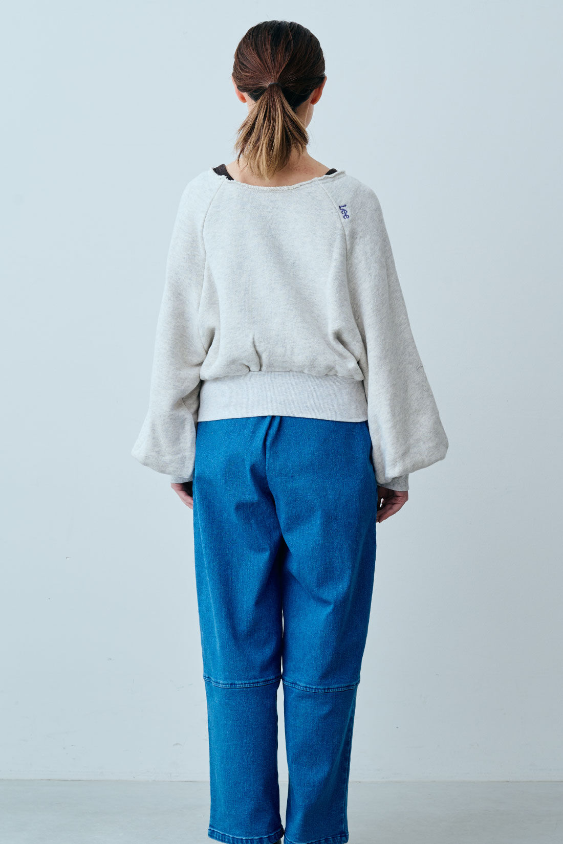 fashion special|【WEB限定・特急便】　LEE RAGLAN SWEAT|1：グレー　モデル身長：160cm