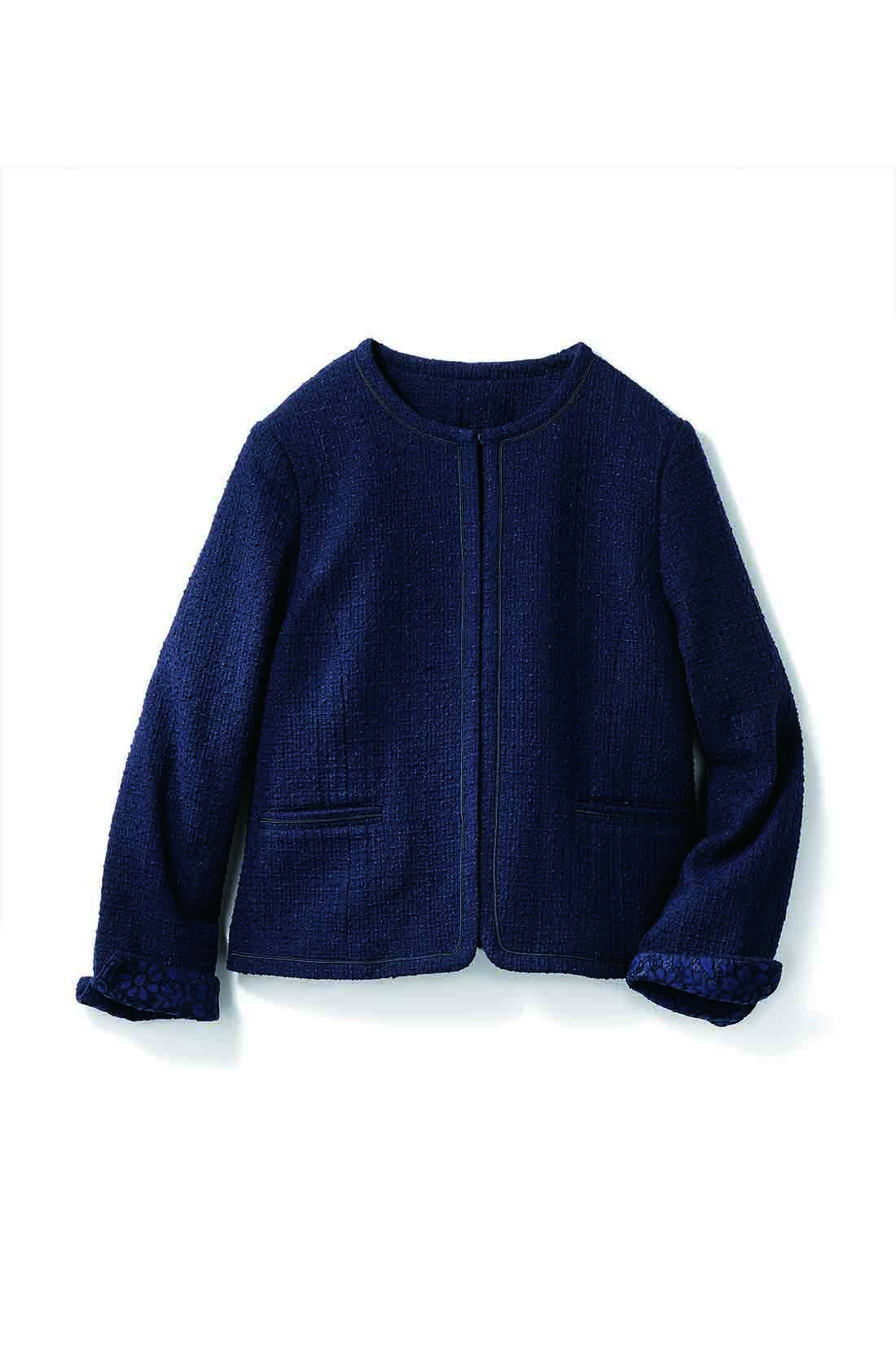 fashion special|【3～10日でお届け】IEDIT[イディット]　繊細レースが上品な正統派さんのためのワンピースセット（ＷＥＢサイズ）〈ネイビー〉|フロントはホックで留められる仕様。袖口を折り返すと現れるワンピースと同じレースが、さりげないアクセント。