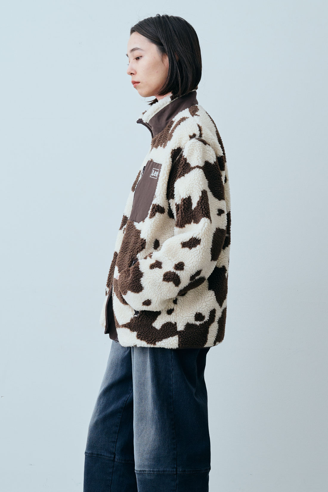 fashion special|【WEB限定・特急便】　LEE BOA ZIP JACKET|4：ブラウンカウ柄　モデル身長：168cm