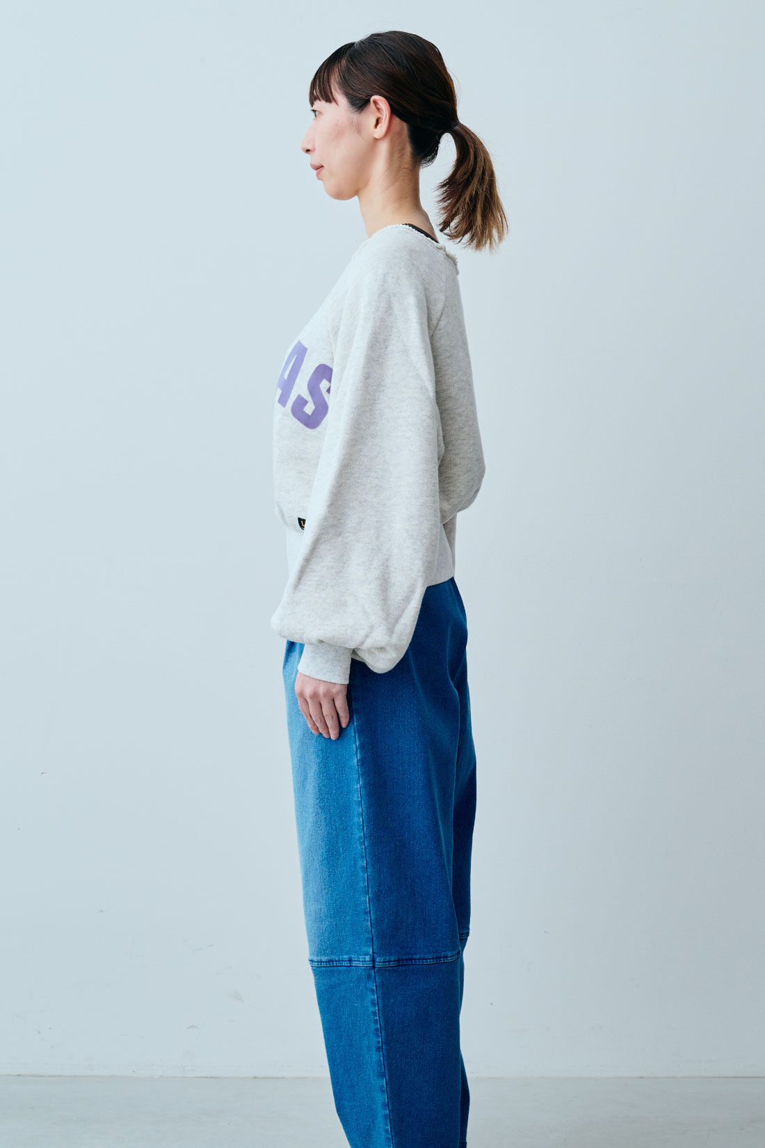 fashion special|【WEB限定・特急便】　LEE RAGLAN SWEAT|1：グレー　モデル身長：160cm