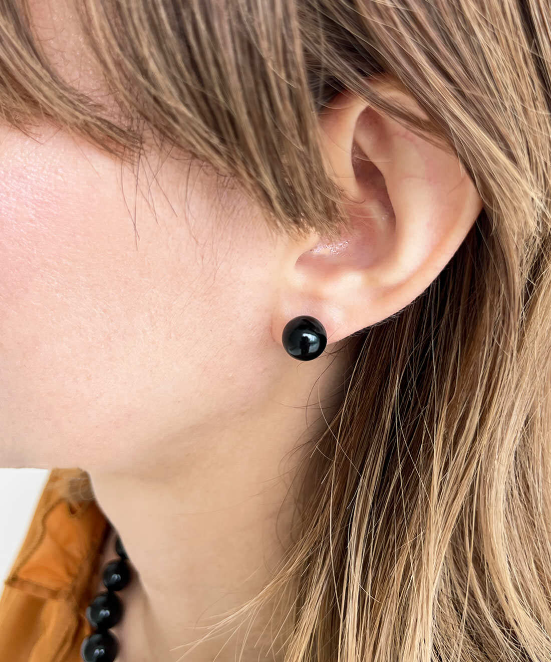 FelissimoLX|ＬＸ　久慈琥珀　ジェットピアス|シンプルで使いやすいデザインはふだんのおしゃれにも最適です。