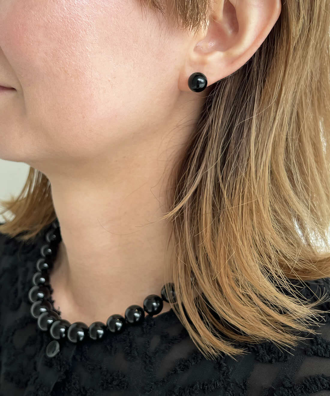 FelissimoLX|ＬＸ　久慈琥珀　ジェットピアス|喪の席にも格調高い「喪のジュエリー」としてお使いください。