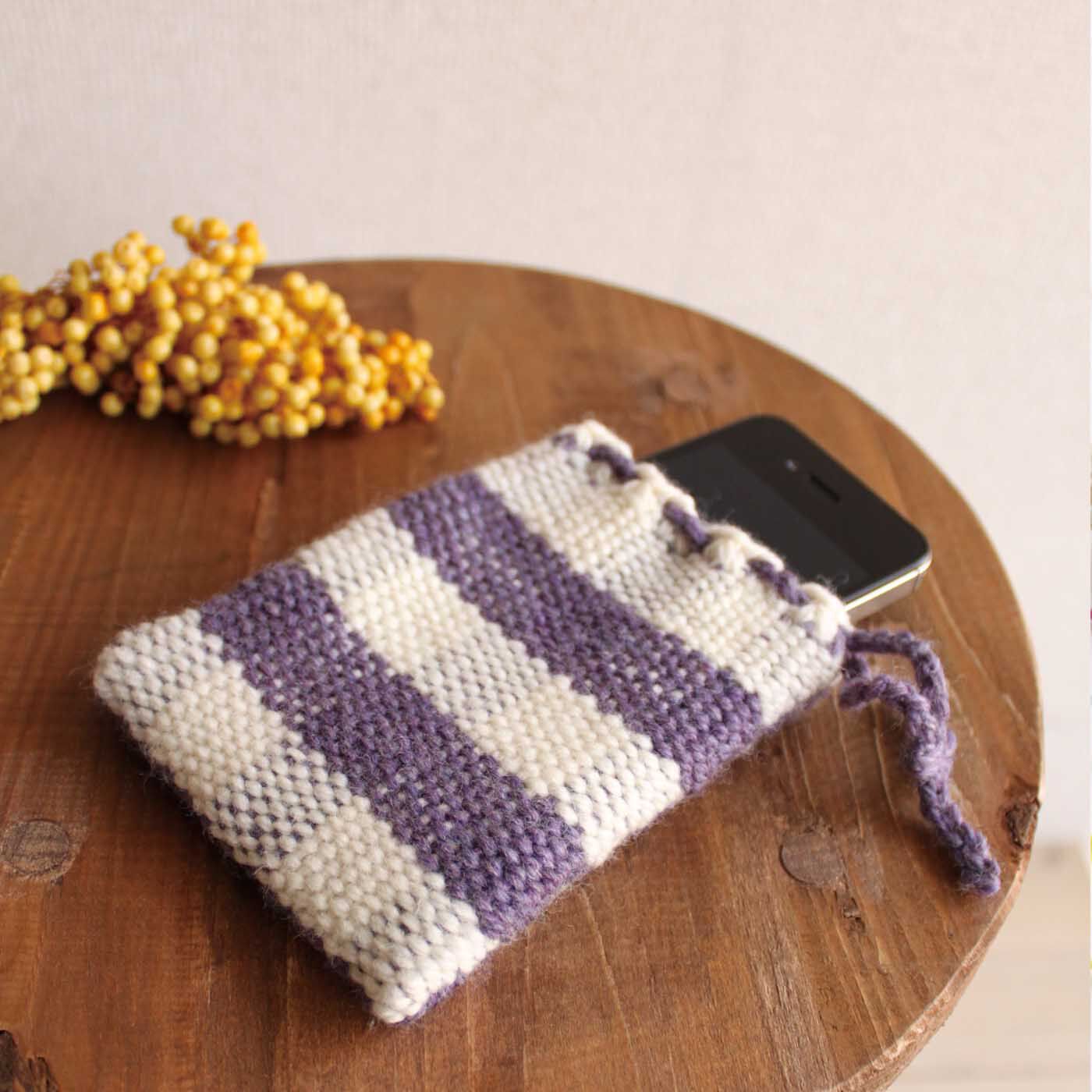 Couturier special|はじめてでも簡単に織れる　絵織亜　ポータブル|最大幅約17cm、長さは約27cmまでの作品が作れるのでコースターやマットのほか、端をつなぎ合わせてポーチにしたり、クッションカバーやバッグにしたりとオリジナリティあふれる作品が楽しめます。