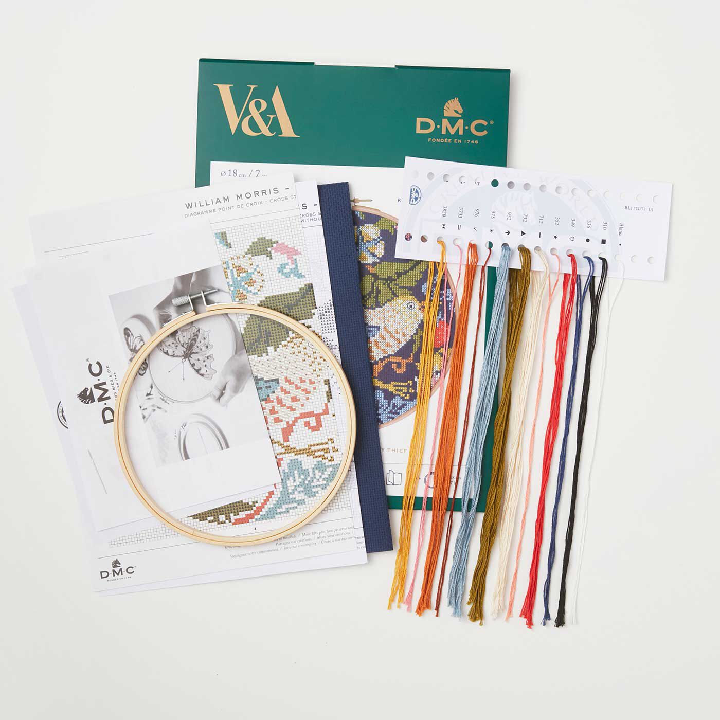 Couturier special|DMC×V＆A ウィリアム・モリス「STRAWBERRY THIEF」クロスステッチキット|お届けキットの一式です。※刺しゅう枠の金具はシルバーがセットされています。