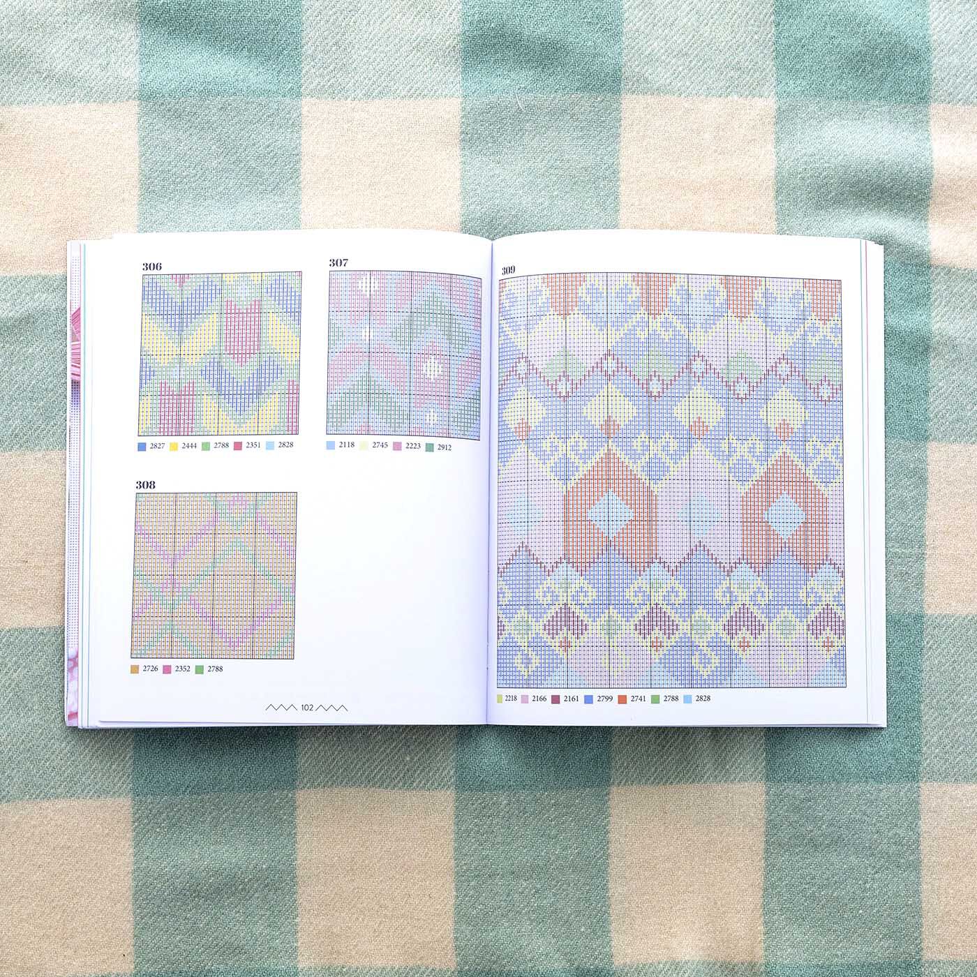 Couturier special|バルジェロ刺しゅう図案集『５００　ｍｏｄｅｌｅｓ　ｄｅ　ｂａｒｇｅｌｌｏ』〜５００種類の図案〜