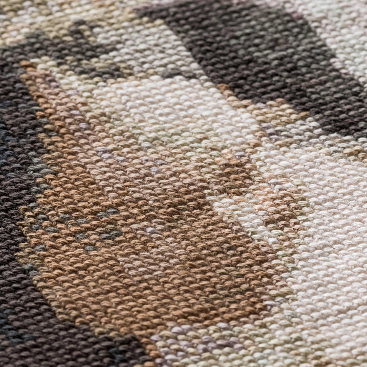 Couturier special|ＤＭＣ×ルーヴル美術館 「レースを編む女」 クロスステッチキット