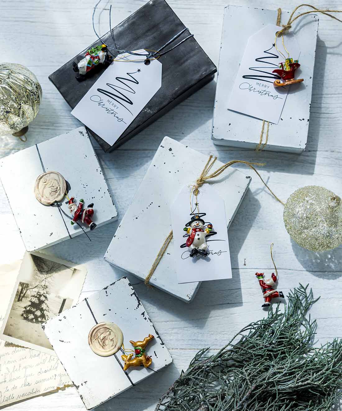 SeeMONO|ラッピングにもかわいい ミニチュアクリスマスオーナメントセット〈クラシック〉|6種類のミニオーナメントセット。※手作業で絵付けしているため、表情には個体差があります。