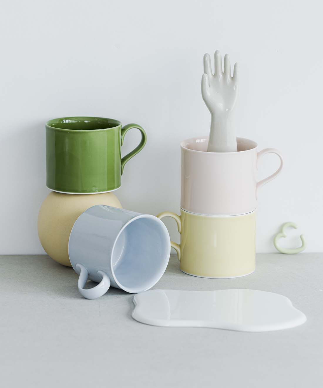 SeeMONO|たっぷりサイズで暮らしの相棒に　有田焼のマグカップ〈ＧＲＥＥＮ〉|4色並べてもかわいいカラーラインナップ。