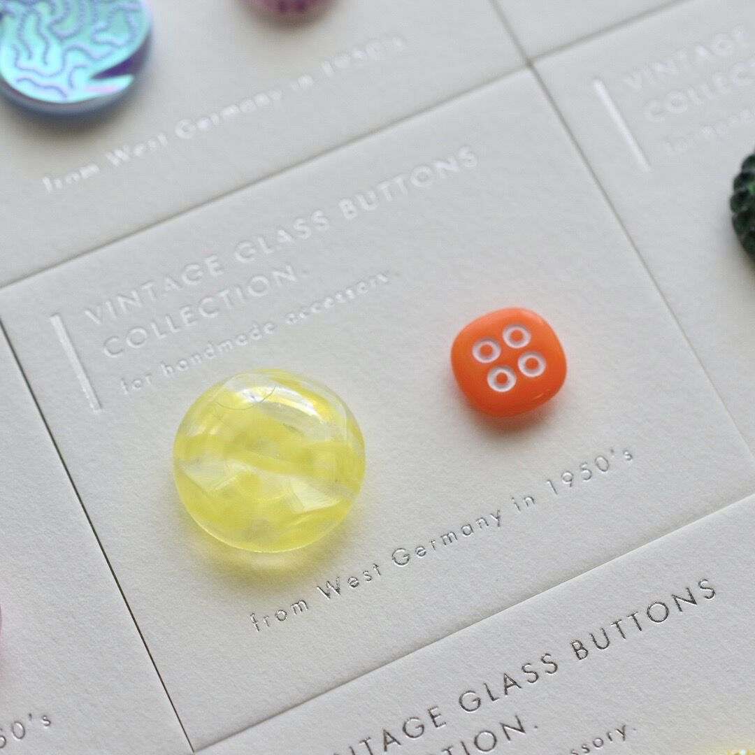SeeMONO|50年代旧西ドイツのヴィンテージ 足カット済みガラスボタンコレクションの会