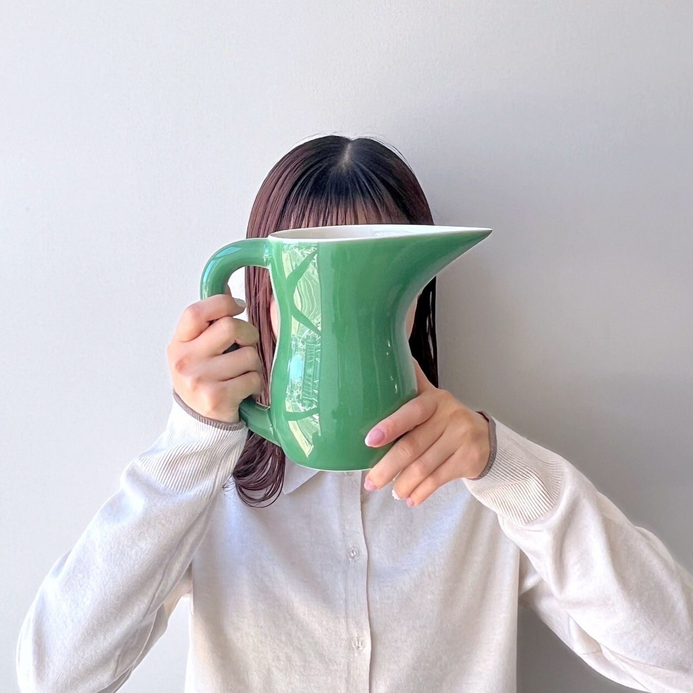 SeeMONO|洗練されたフォルムがかわいい持ち手付きジャグ〈ダークグリーン〉／ケーラー