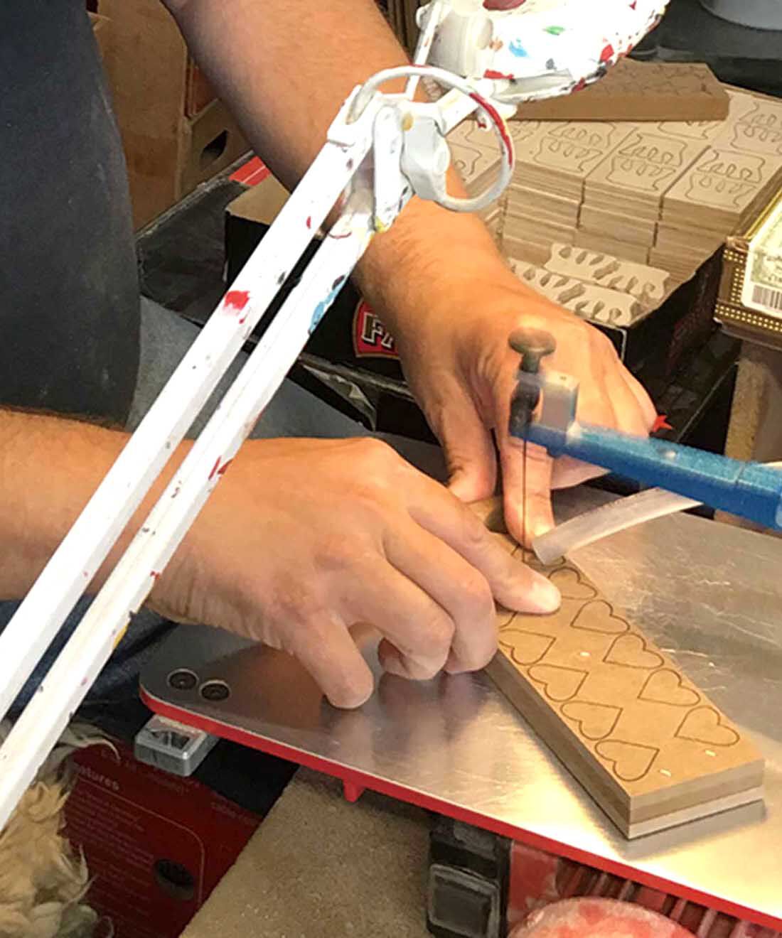 SeeMONO[シーモノ］|ヨーロッパの職人が手づくりした北欧の妖精 手の向きが変えられるサンタ／ノルディカニッセ|ひとつひとつ職人が手づくりしています。