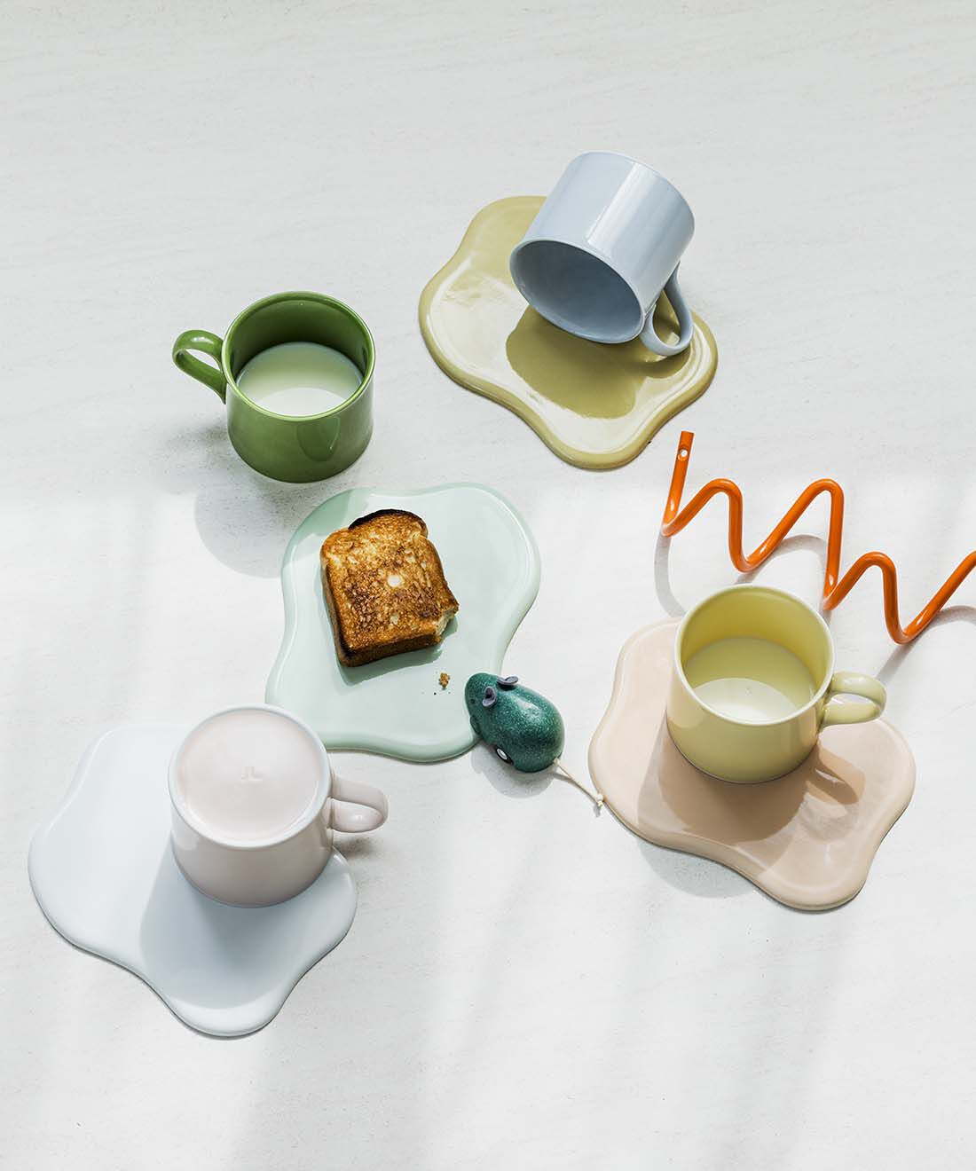 SeeMONO|たっぷりサイズで暮らしの相棒に　有田焼のマグカップ〈ＧＲＡＹ〉|テーブルコーディネイトが楽しくなるカラー展開。