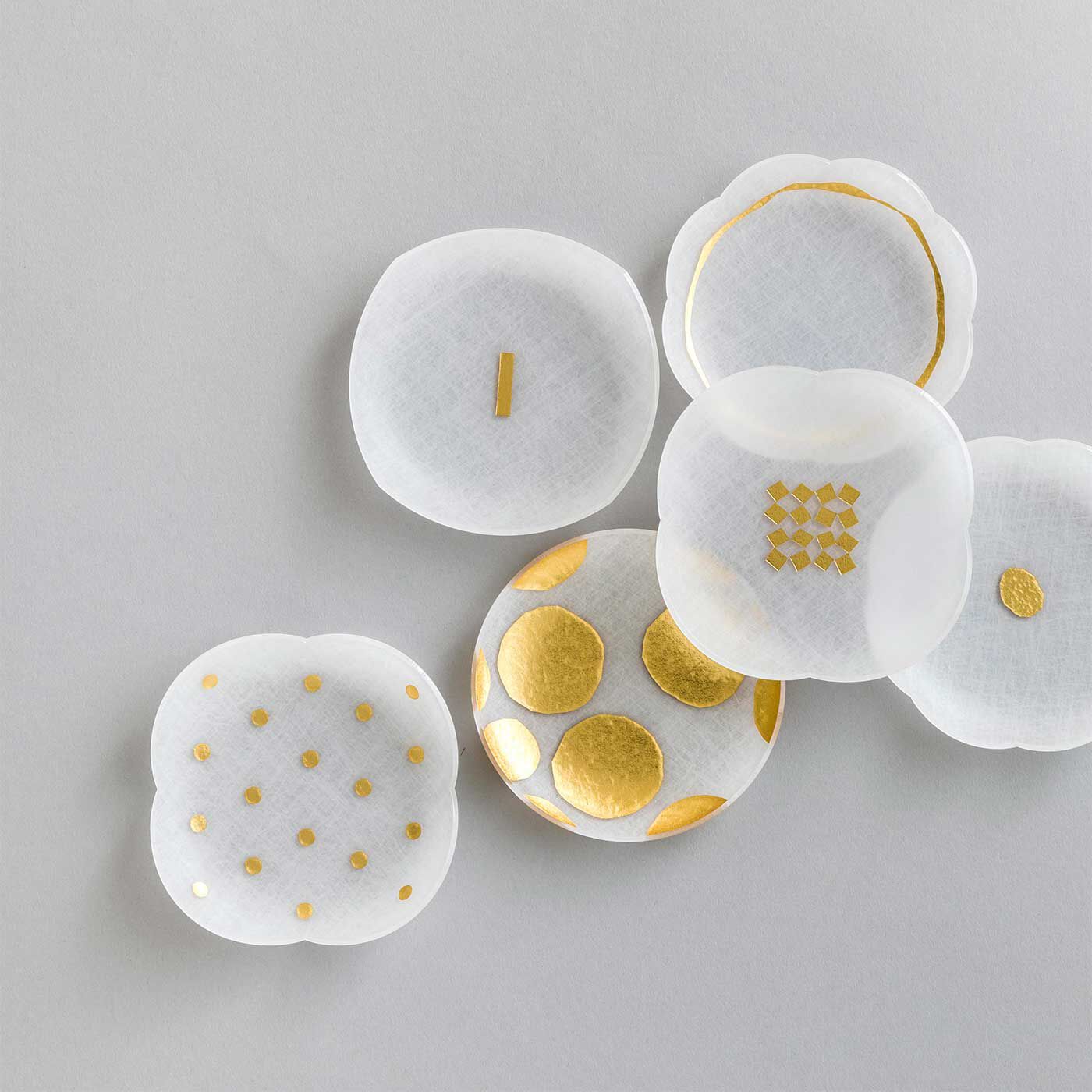 SeeMONO|マットな質感に金色の箔押しが映える木箱入り豆皿２枚セット|テーブルに花が咲いたかのような愛らしい豆皿。